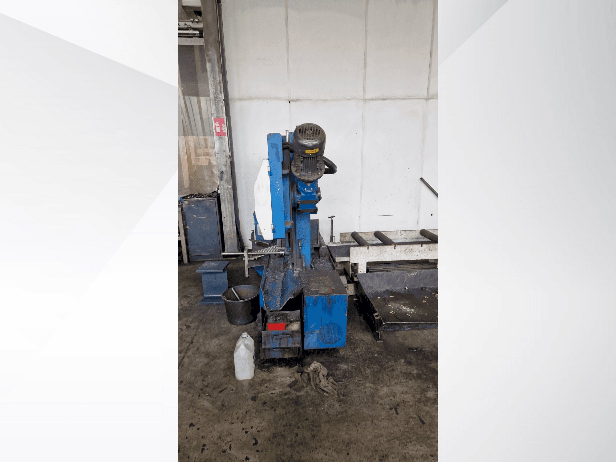 Koneen  KNUTH HB 460 L etunäkymä