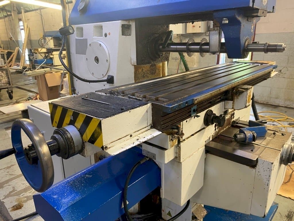 Koneen  TOS Olomouc FGU 32 etunäkymä