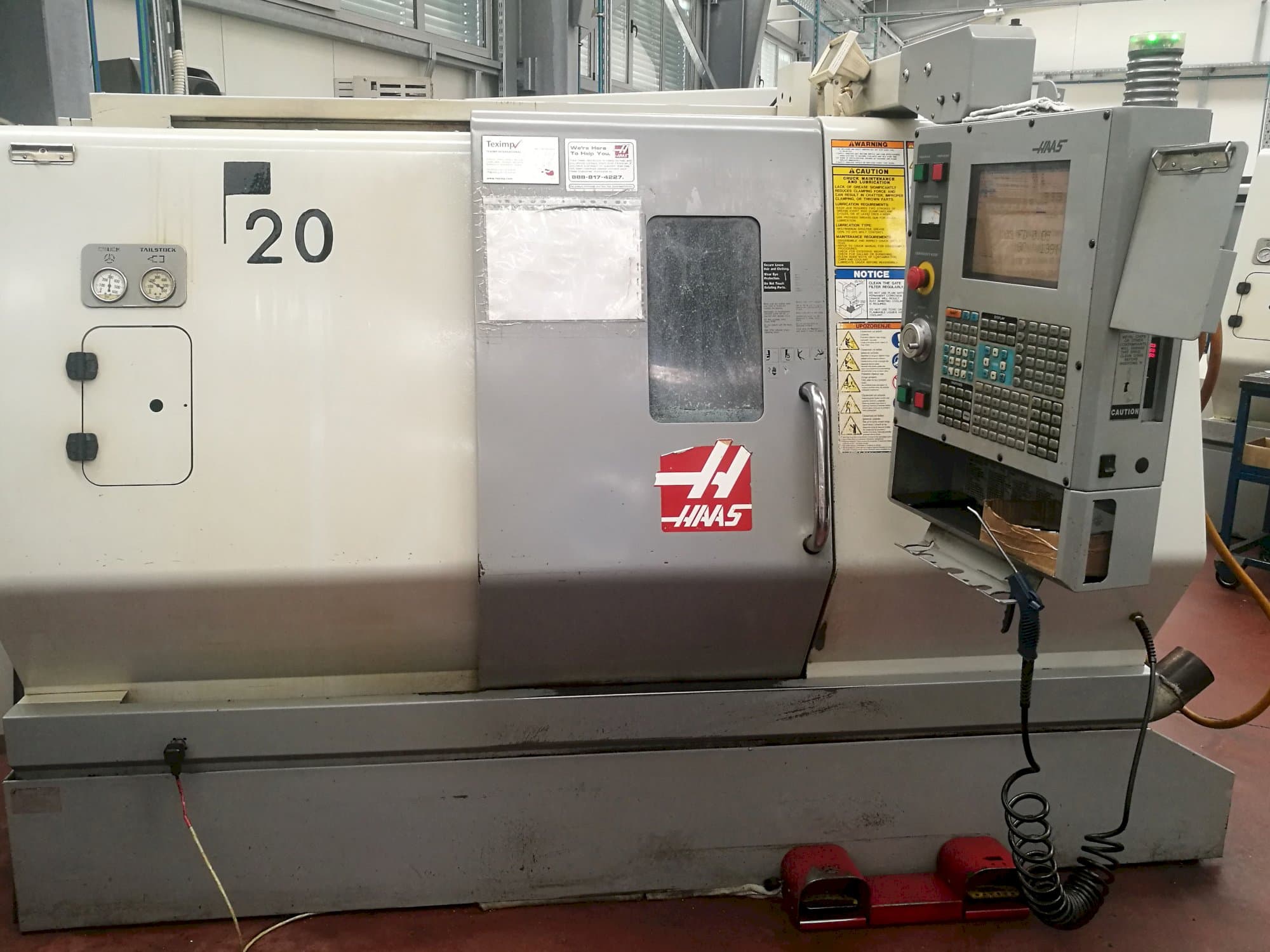 Koneen  HAAS etunäkymä SL-20THE