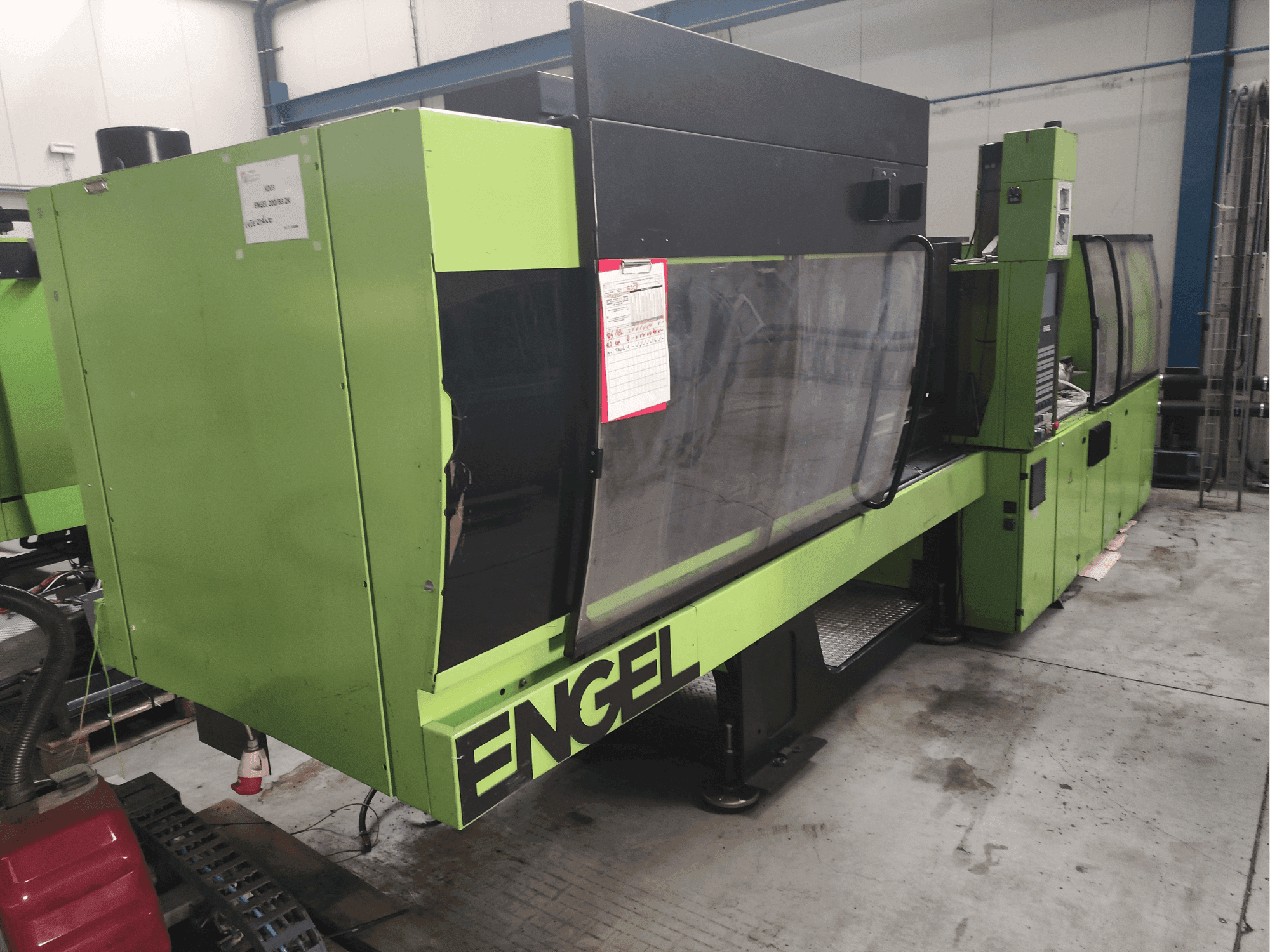 Koneen  Engel Victory 750/200 Tech etunäkymä