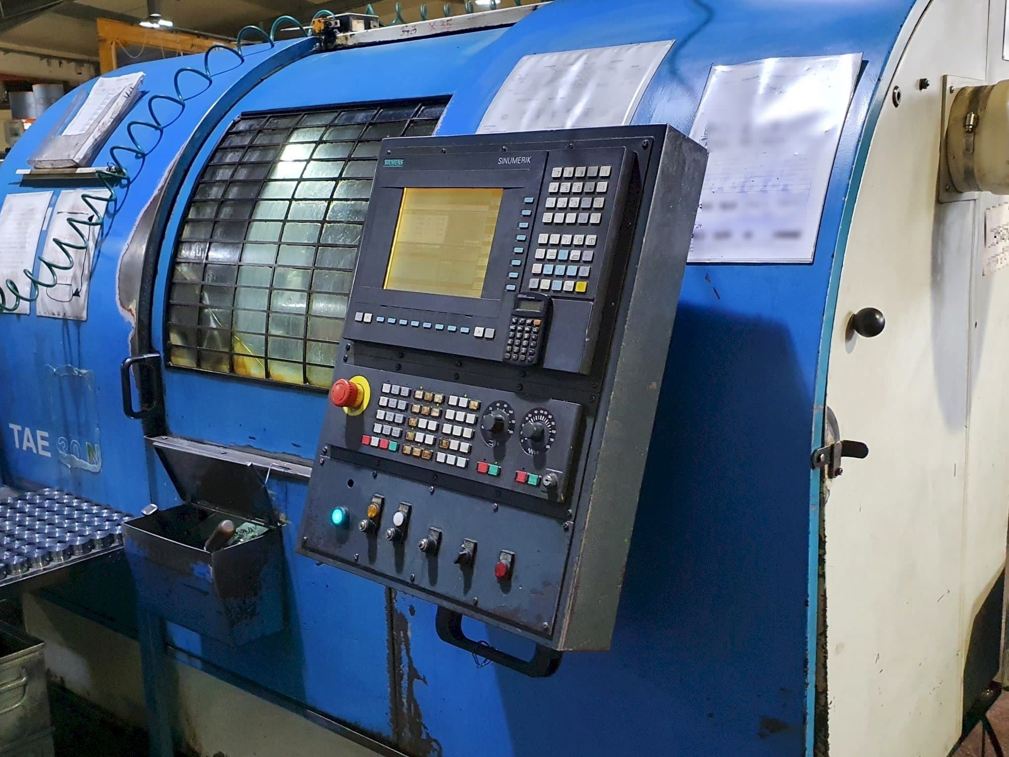 Koneen  AFM TAE-30N etunäkymä