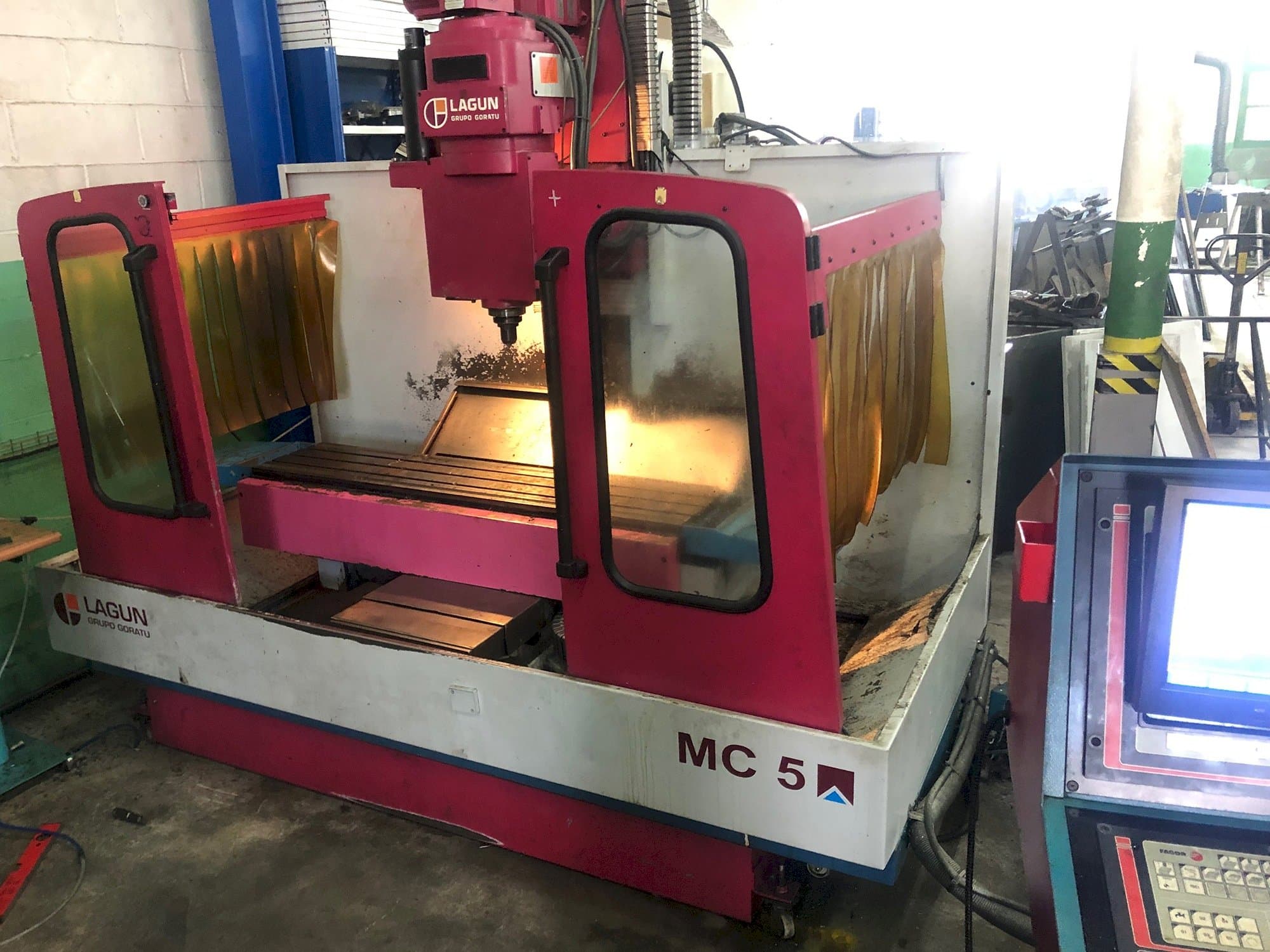 Koneen  LAGUN MC 5 etunäkymä