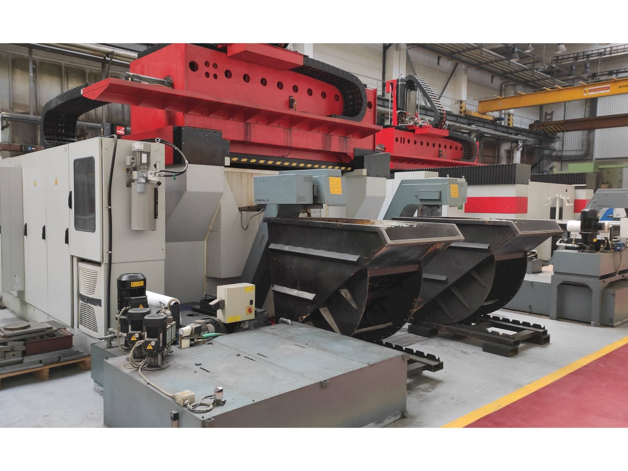 Koneen  TRIMILL VU 2313 etunäkymä