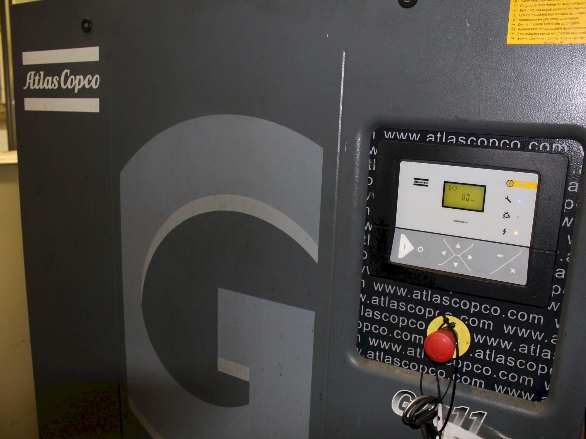 Koneen  Atlas Copco GA11 etunäkymä