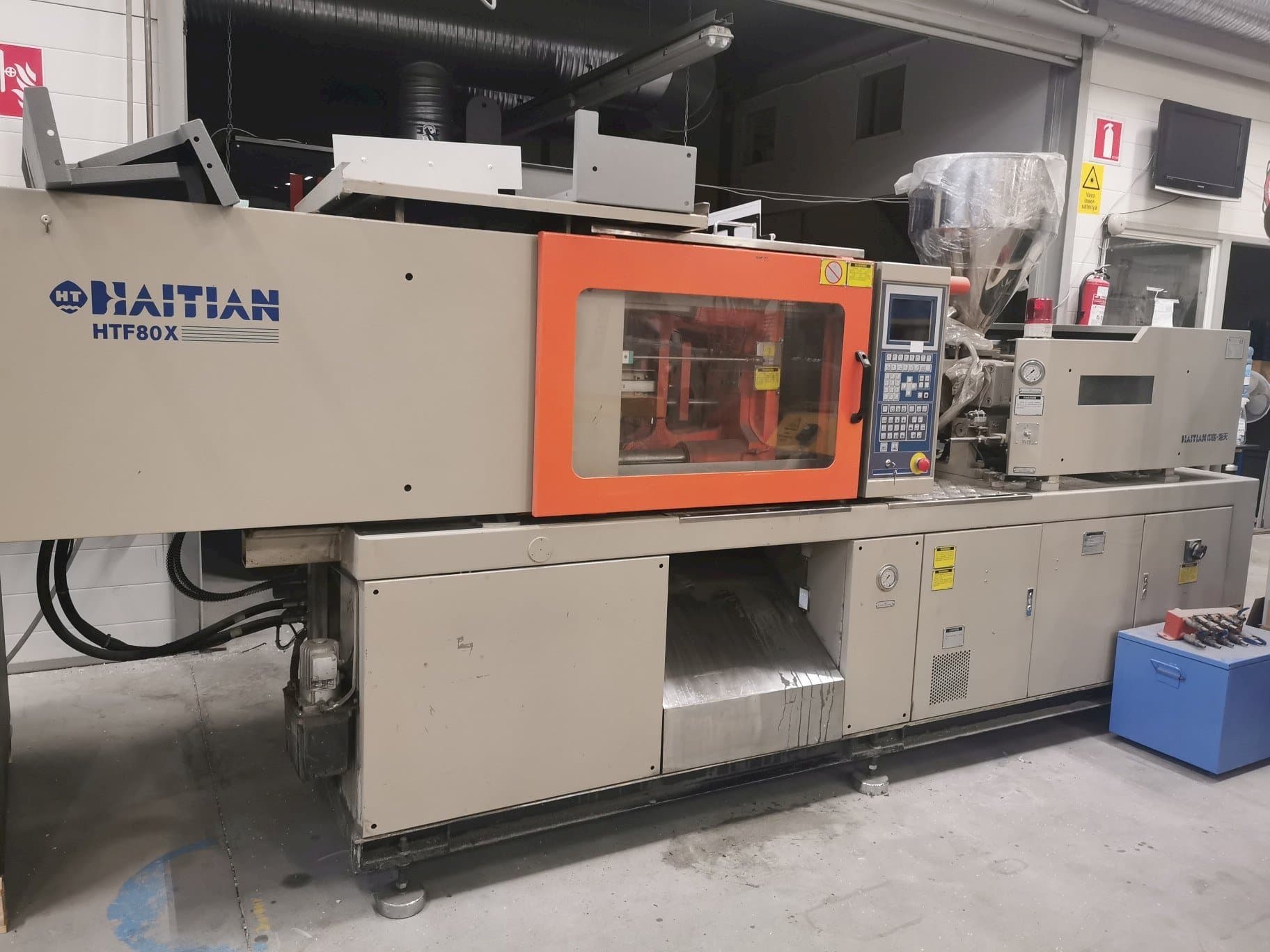 Koneen  HAITIAN HTF80XA etunäkymä