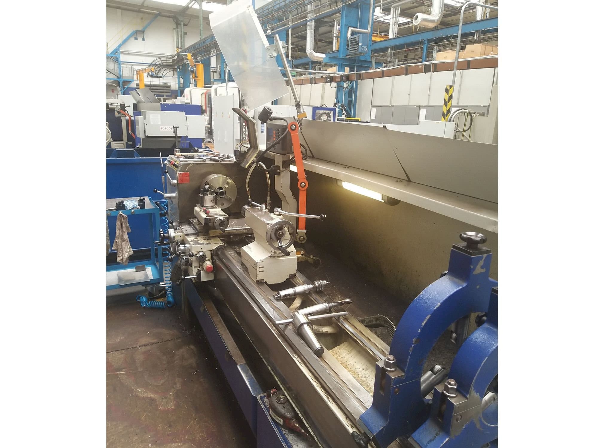 Koneen  Weiler DA 260 AC oikean sivun näkymä