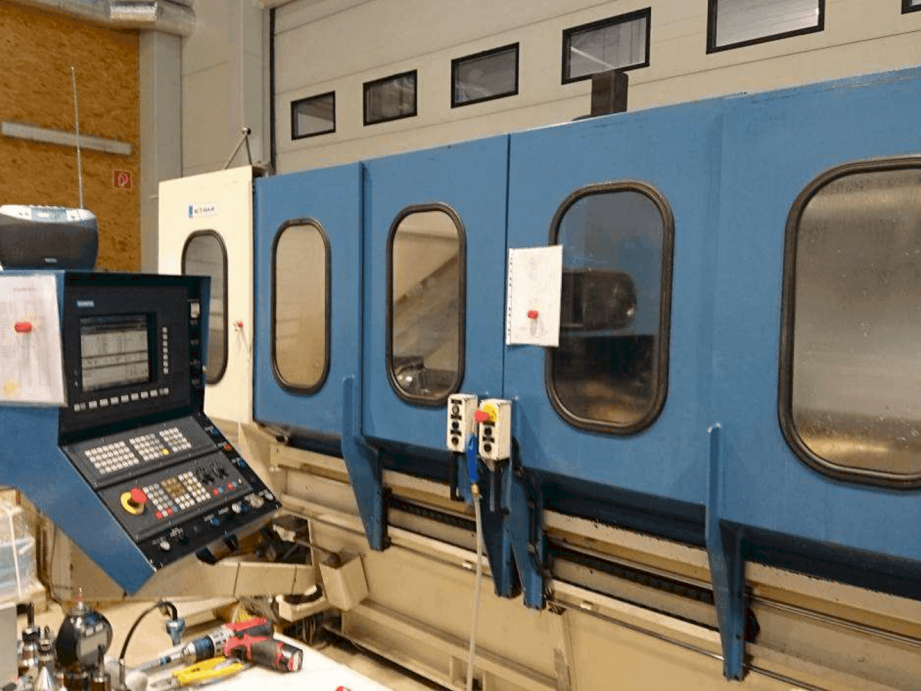 Koneen  AXA VSC 2-M etunäkymä