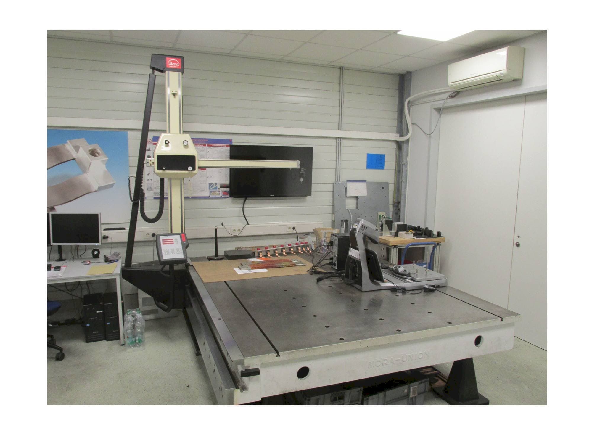 Koneen  Mora Console Version Assistant etunäkymä