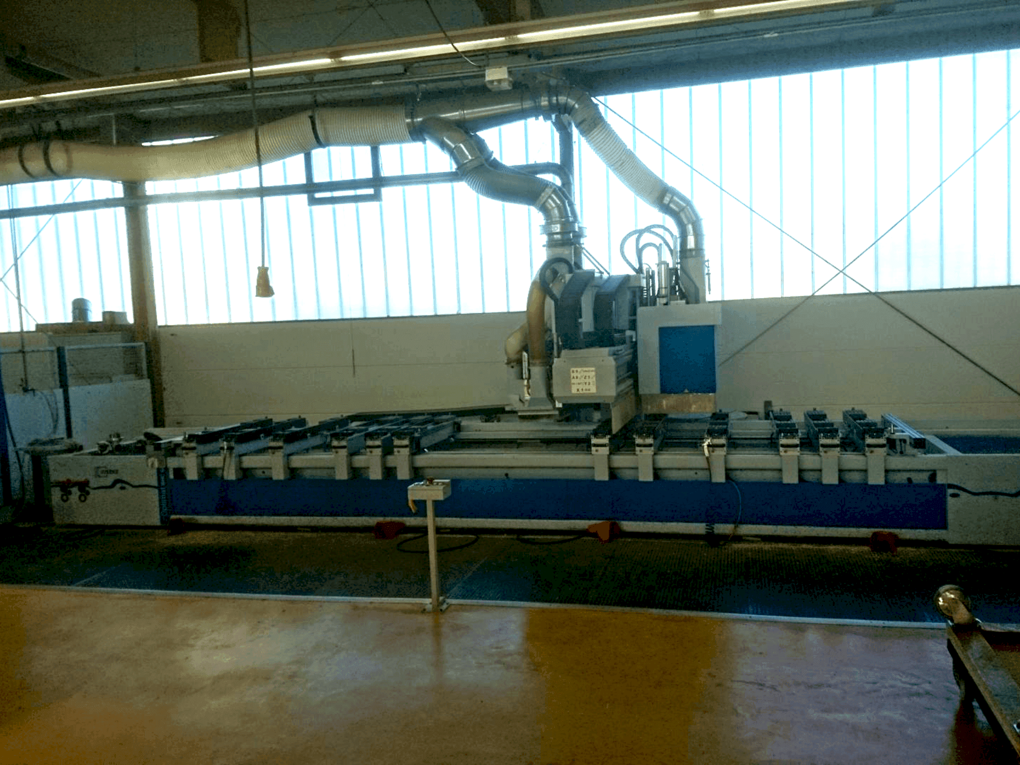 Koneen  Weeke Optimat BHC 655 etunäkymä