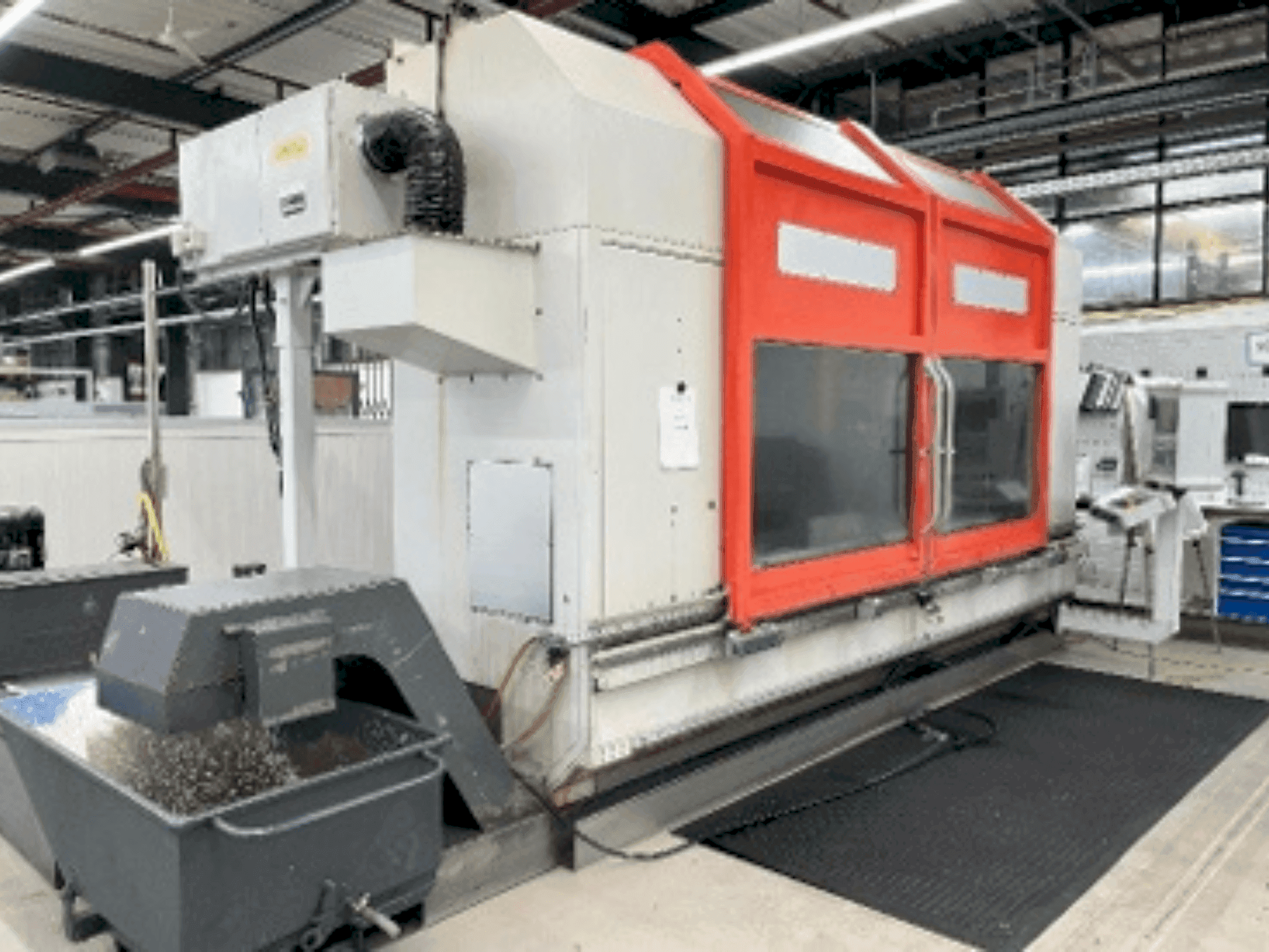 Koneen  Matec 30L etunäkymä