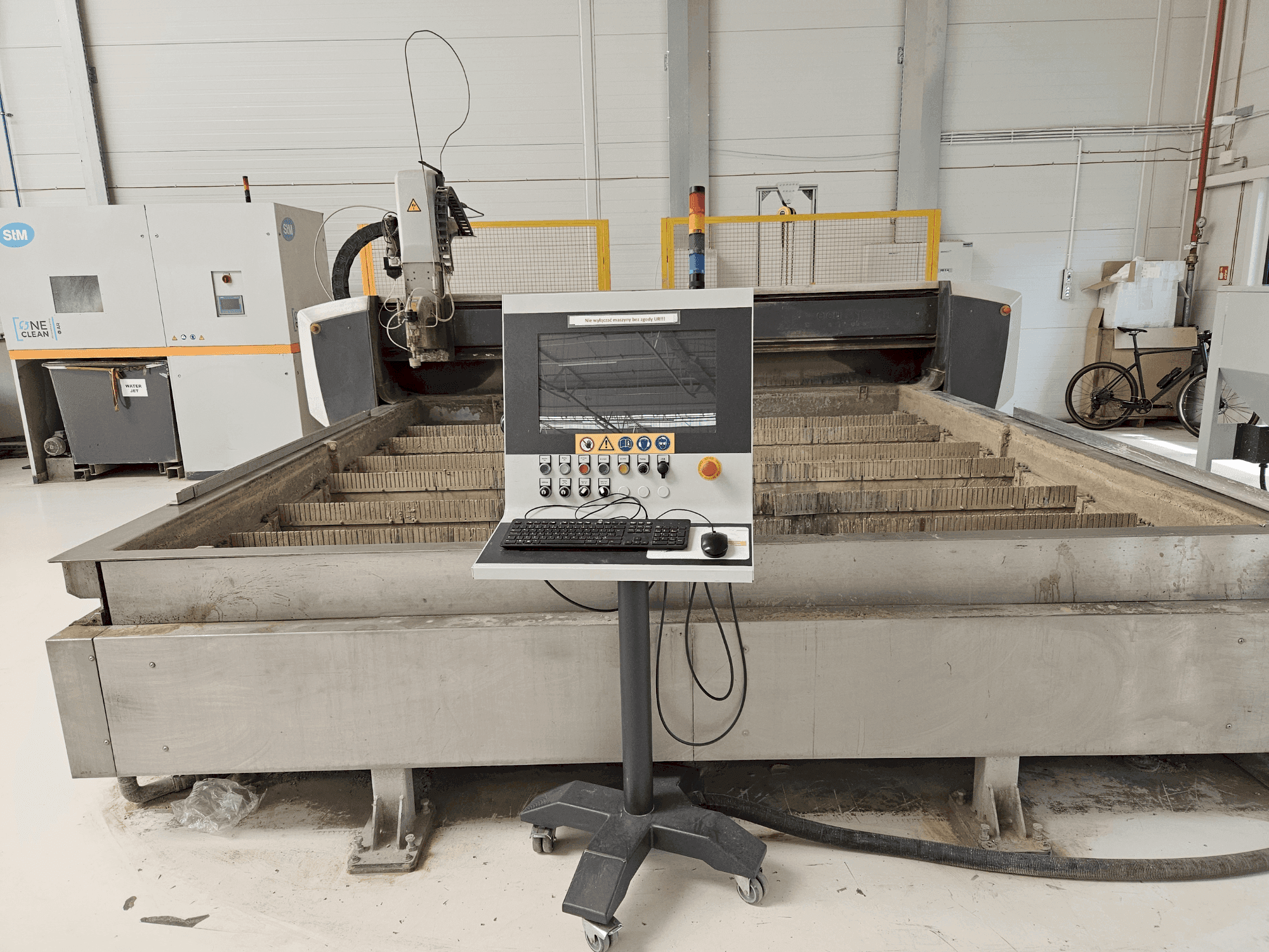 Koneen  STM WS3030 Wanne 4.2 etunäkymä