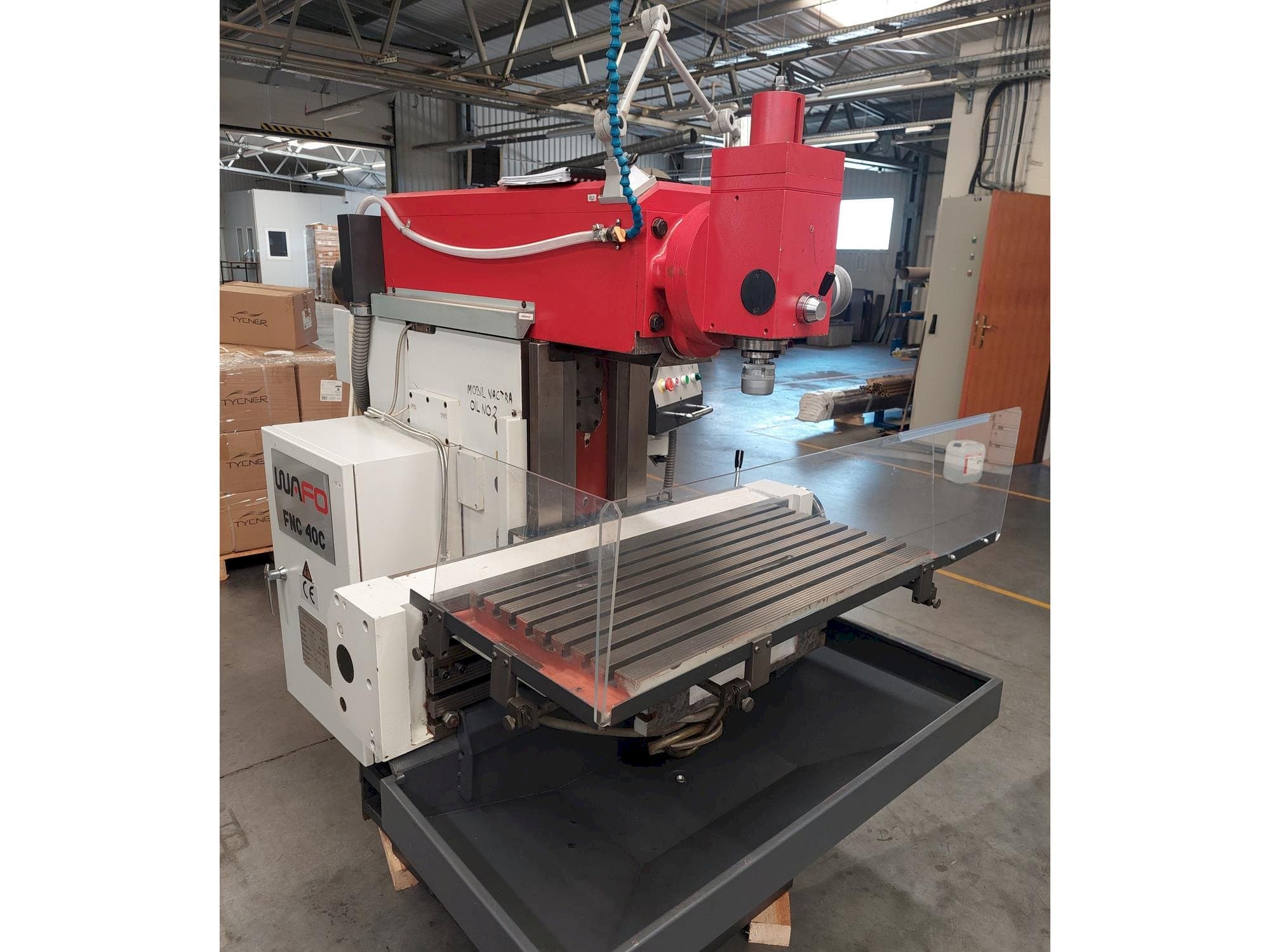 Koneen  WAFO FNC 40C etunäkymä