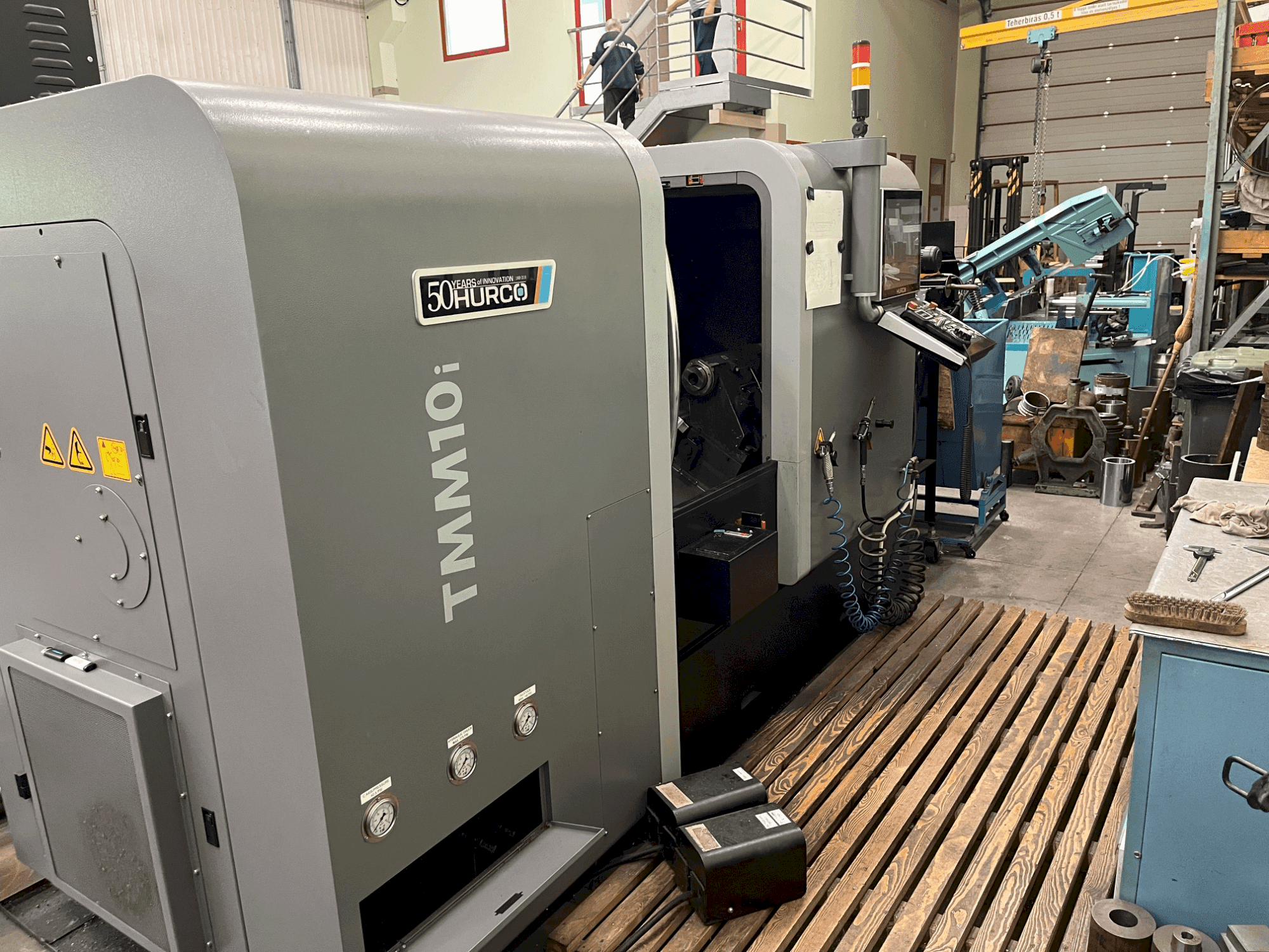 Koneen  Hurco TMM10i etunäkymä