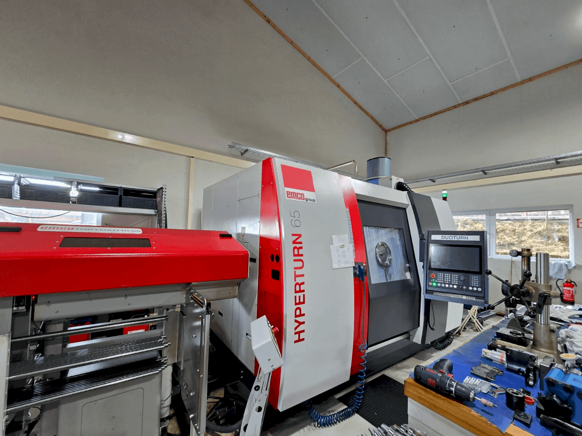 Koneen  EMCO HYPERTURN 65-1300 DUOTURN etunäkymä