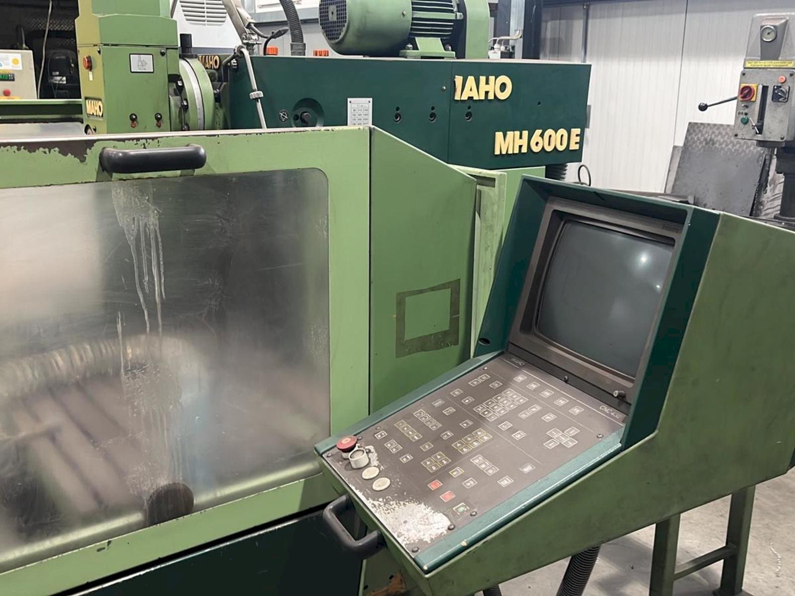 Koneen  MAHO MH 600 E etunäkymä