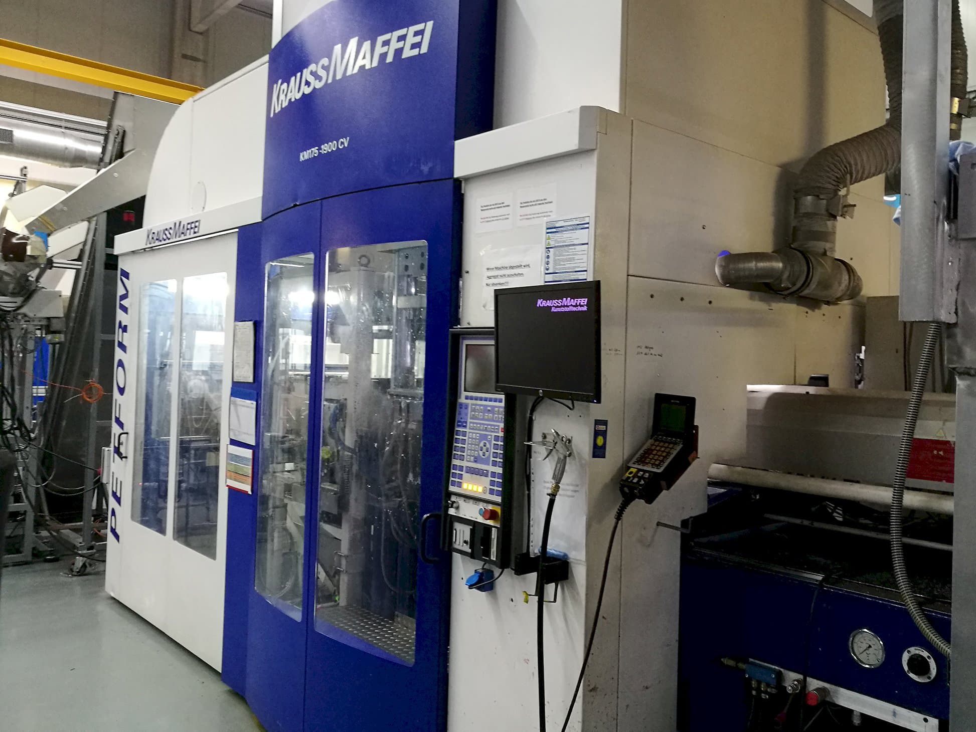 Koneen  Krauss Maffei oikea näkymä 175-1900 CV