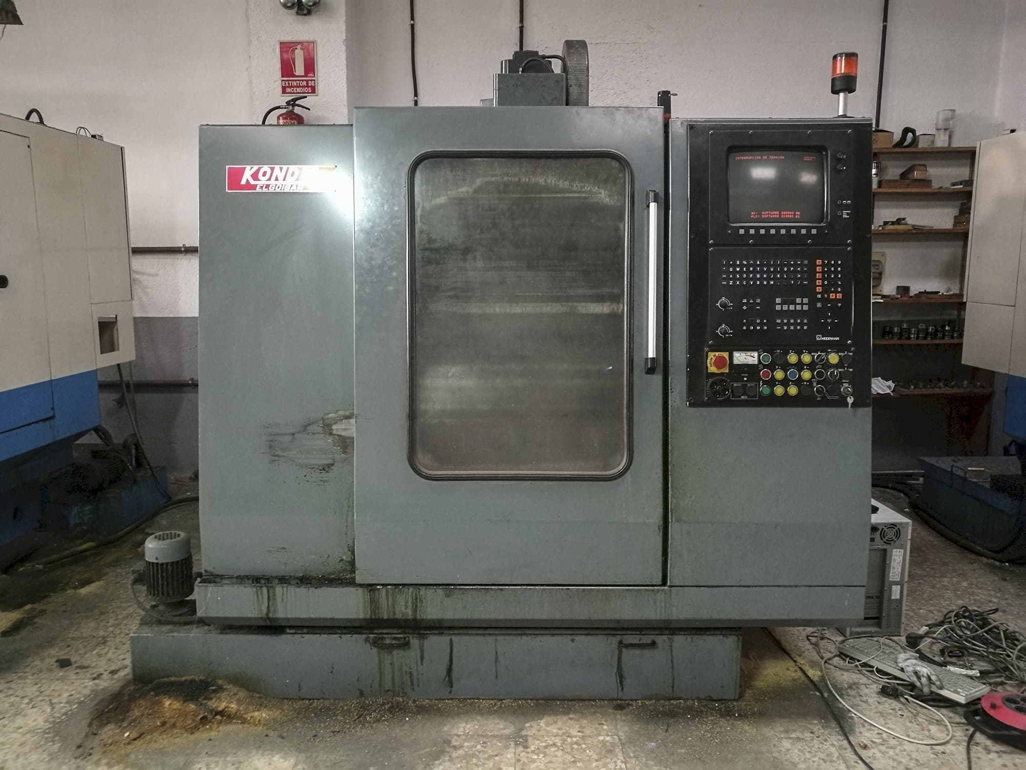 Koneen  KONDIA etunäkymä B-500