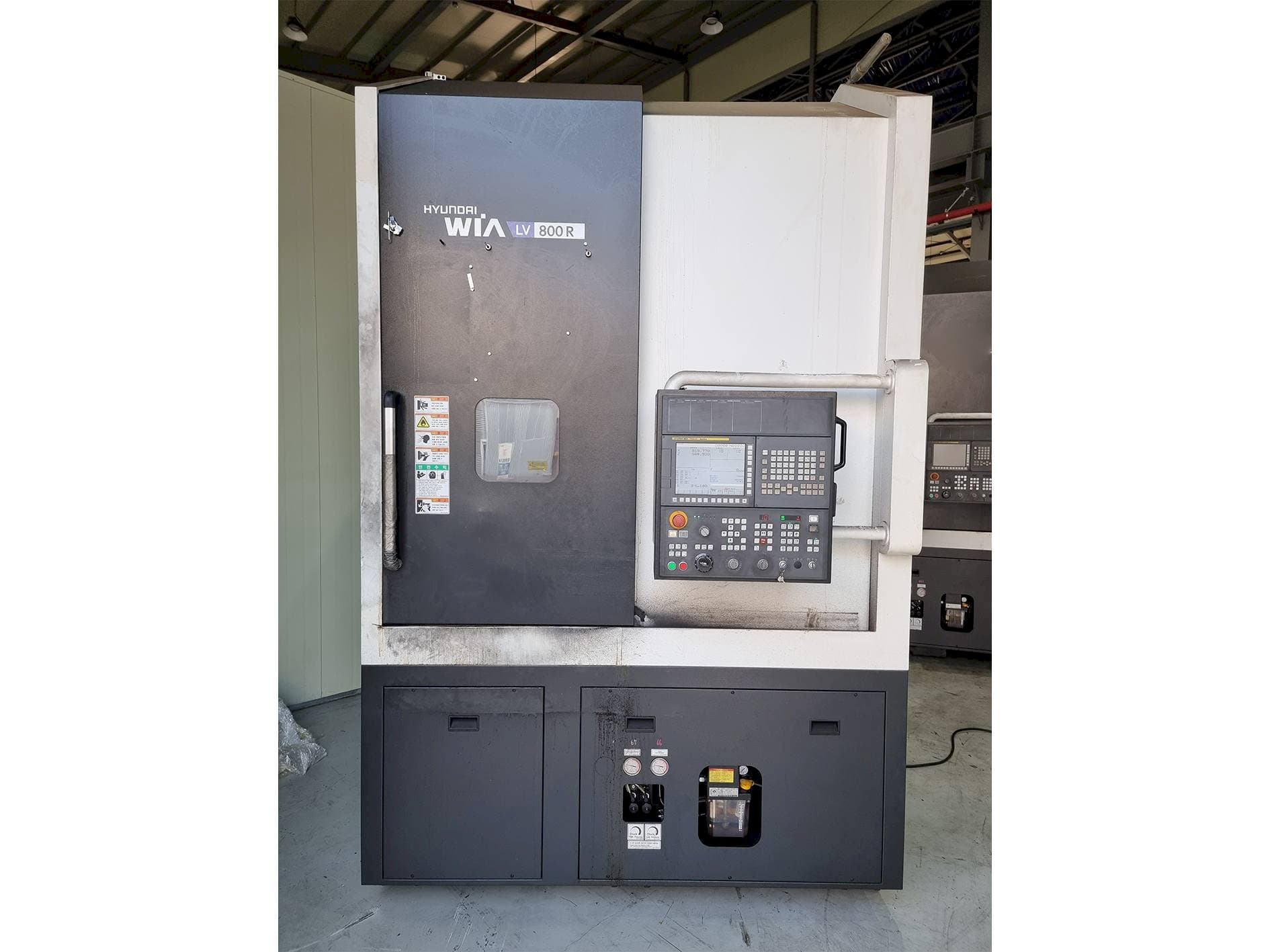 Koneen  Hyundai Wia LV800R etunäkymä