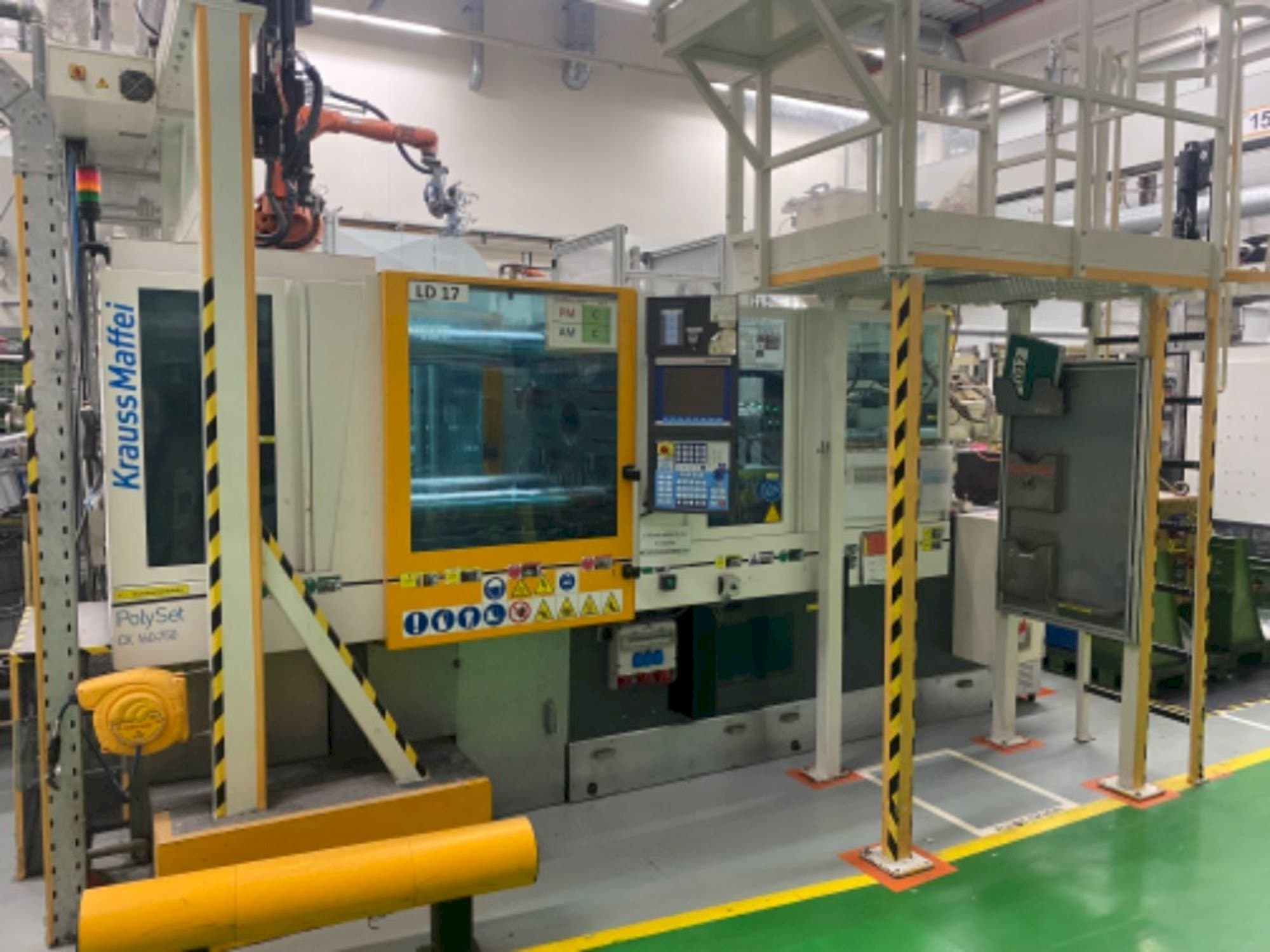 Koneen  Krauss Maffei 160/750 CX POL etunäkymä