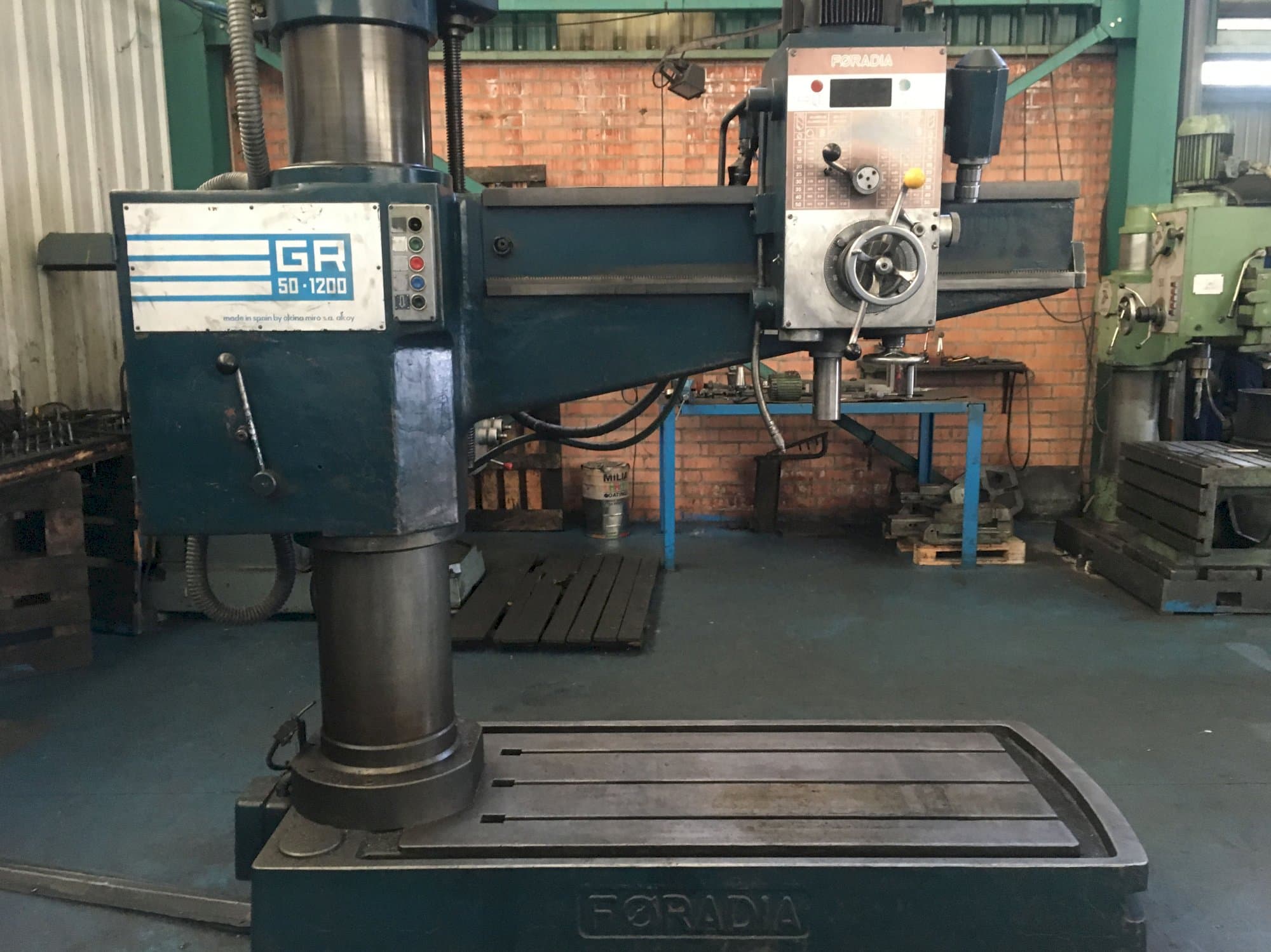 Koneen  FORADIA oikean sivun näkymä GR 50/1200