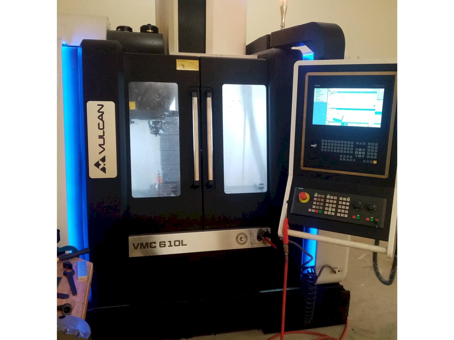 Koneen  VULCAN VMC 610L etunäkymä