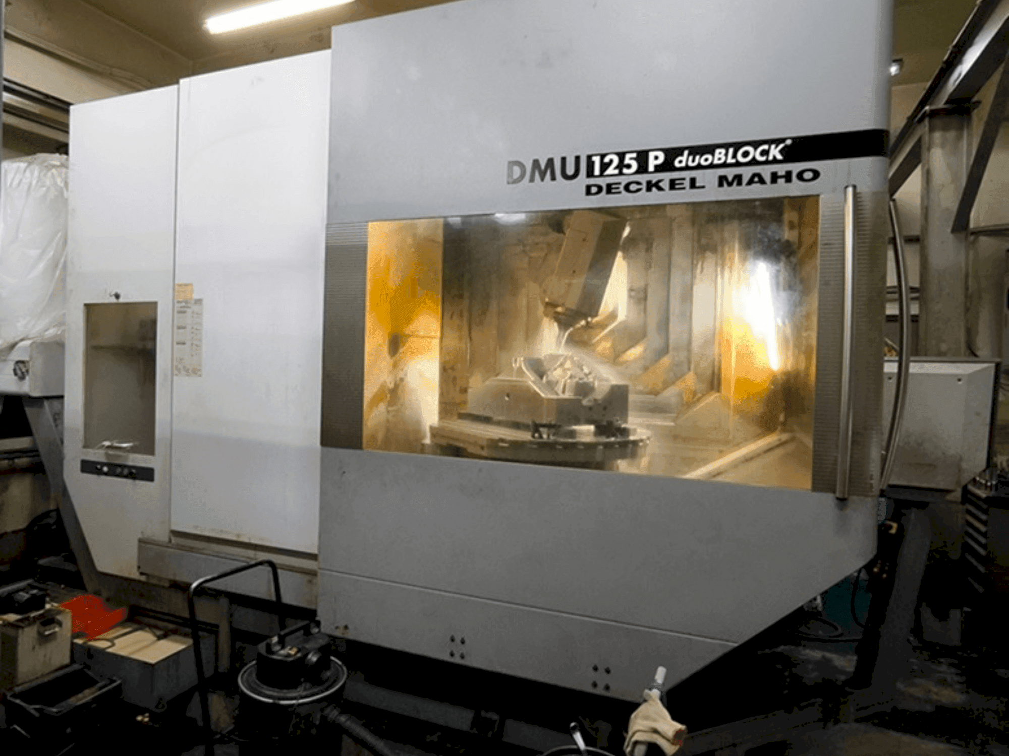 Koneen  DECKEL MAHO DMU 125 P duoBLOCK etunäkymä