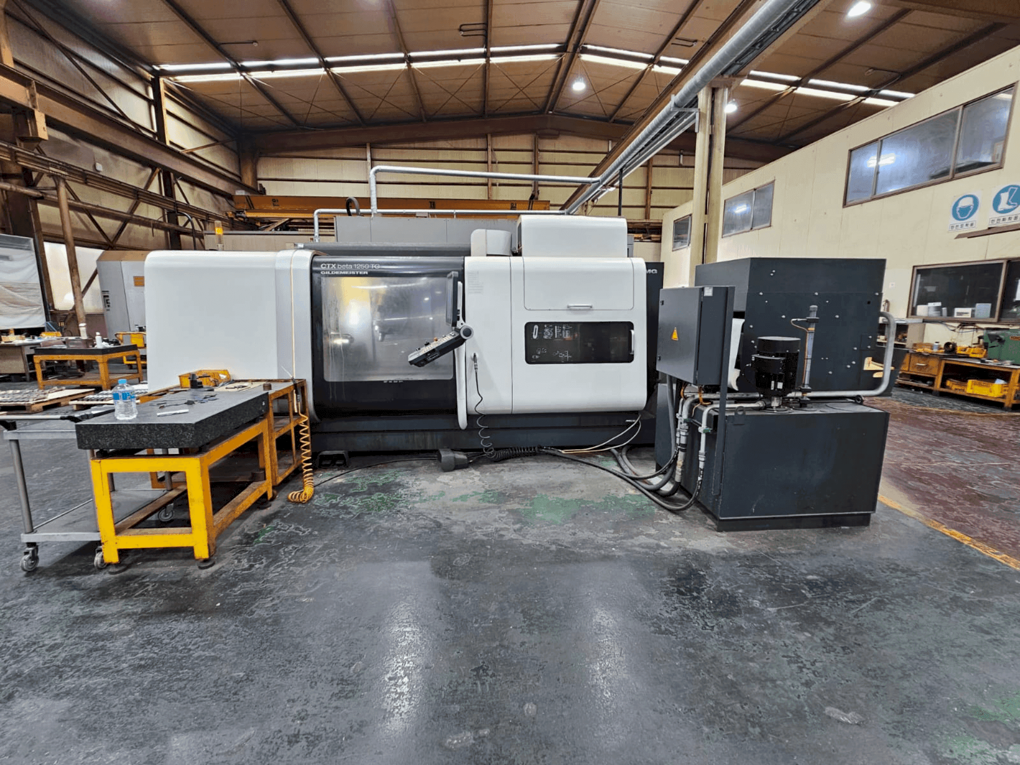 Koneen  DMG MORI Gildemeister CTX 1250 TC etunäkymä