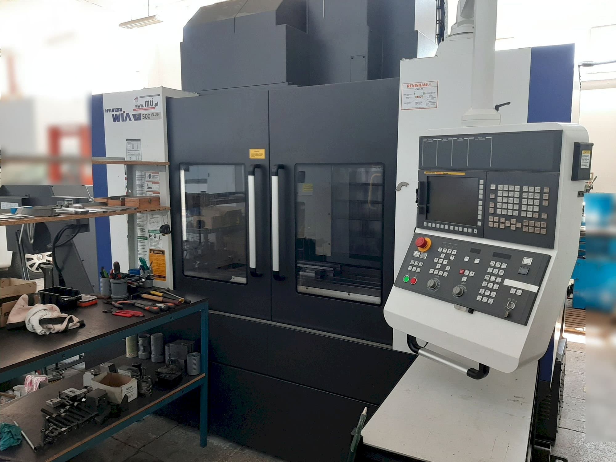 Koneen  Hyundai Wia F500 PLUS etunäkymä