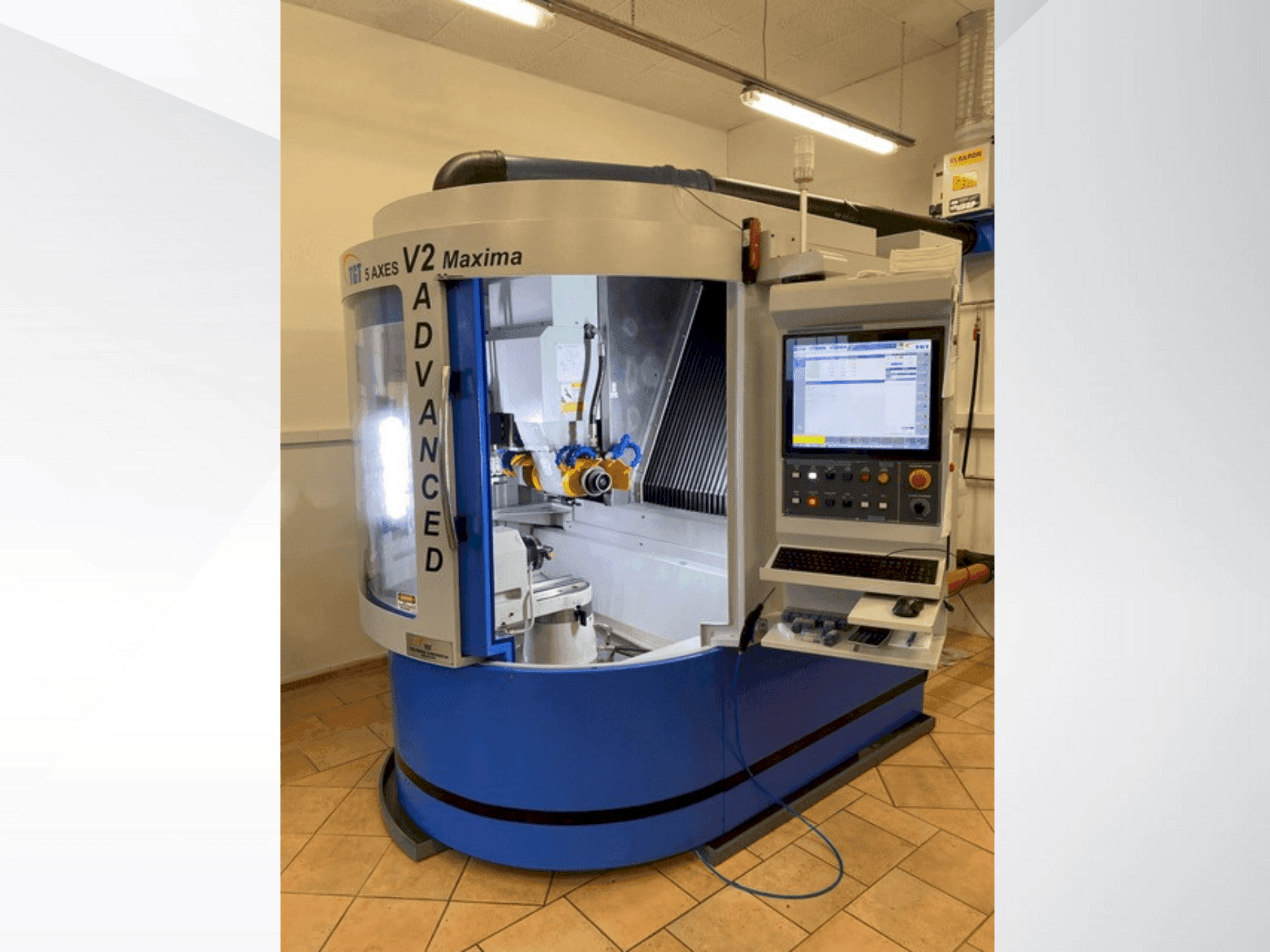 Koneen  TGT V2 Maxima etunäkymä