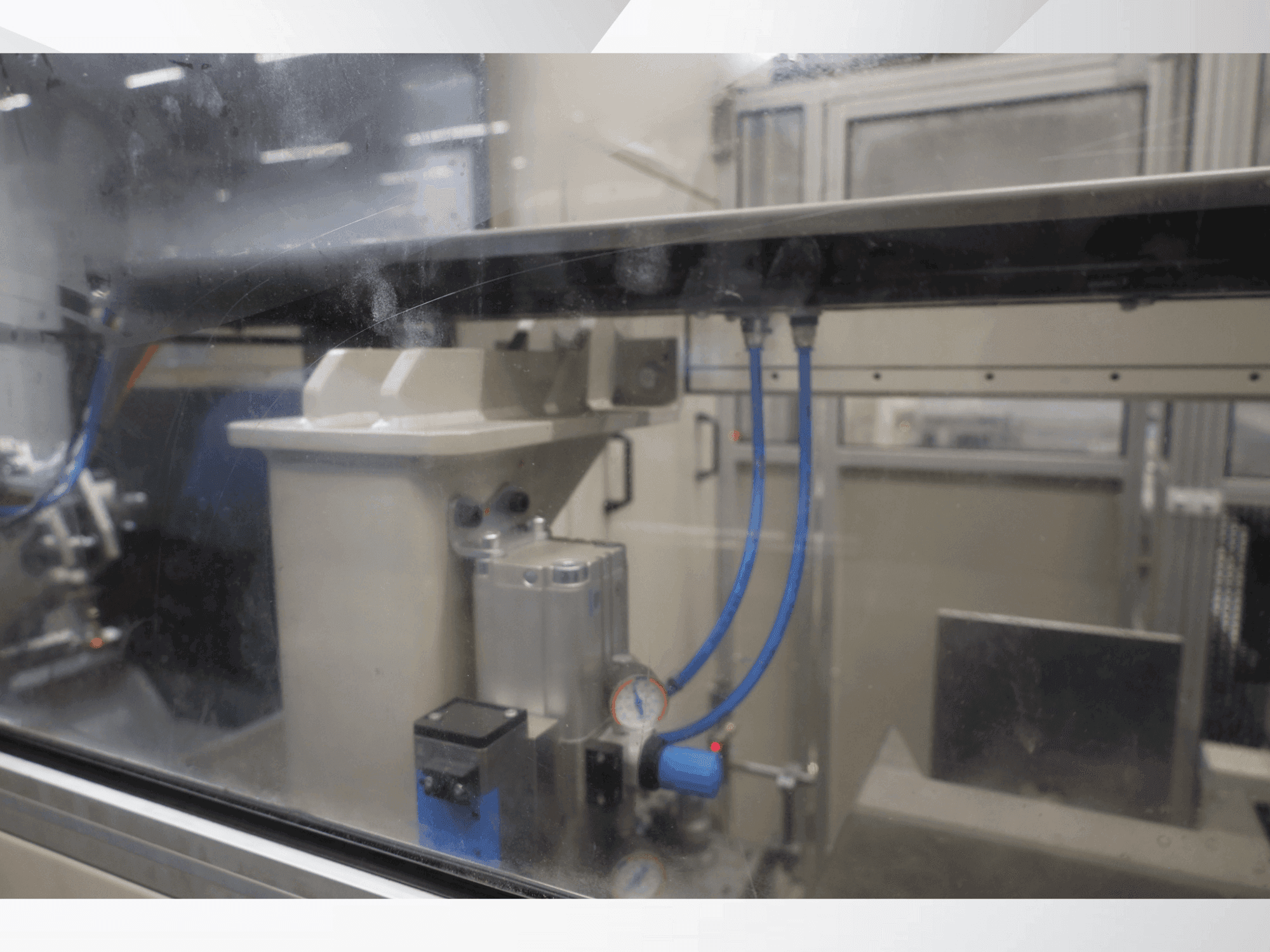 Koneen  PROFILATOR DV370-HL-05 etunäkymä