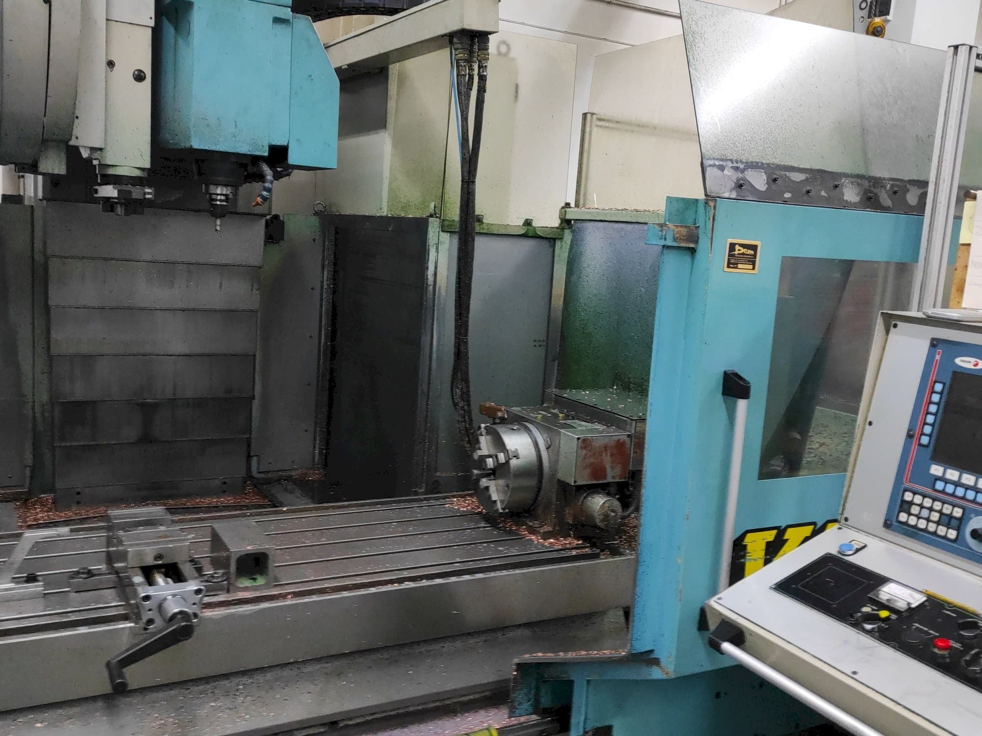 Koneen  ANAYAK V-1800 etunäkymä