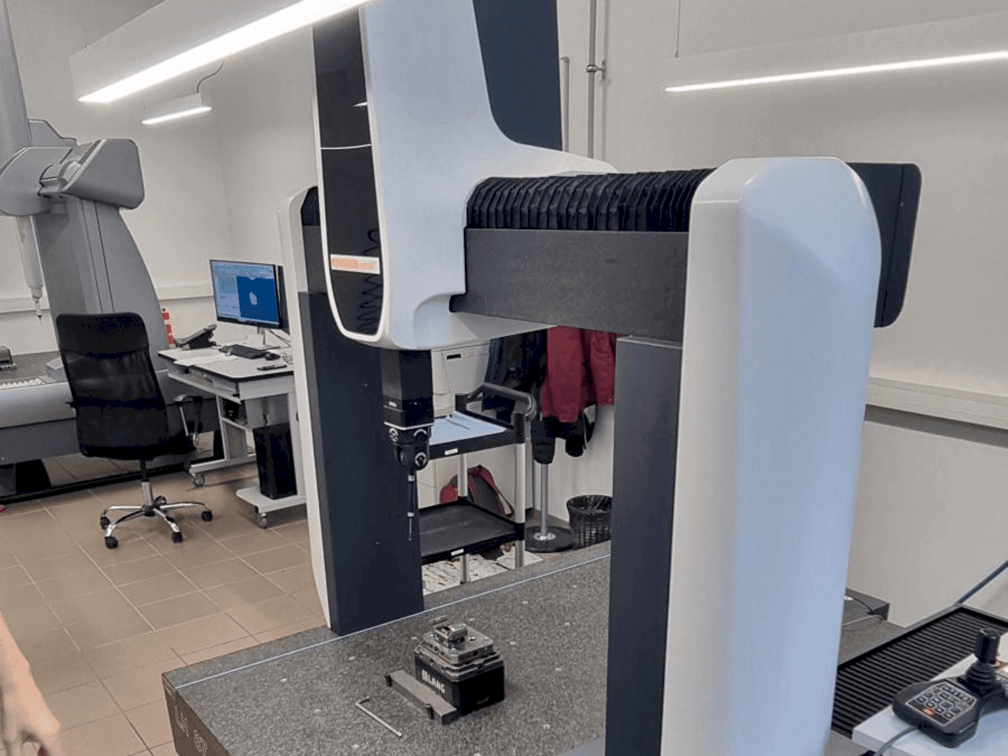 Koneen  Wenzel LH87 etunäkymä