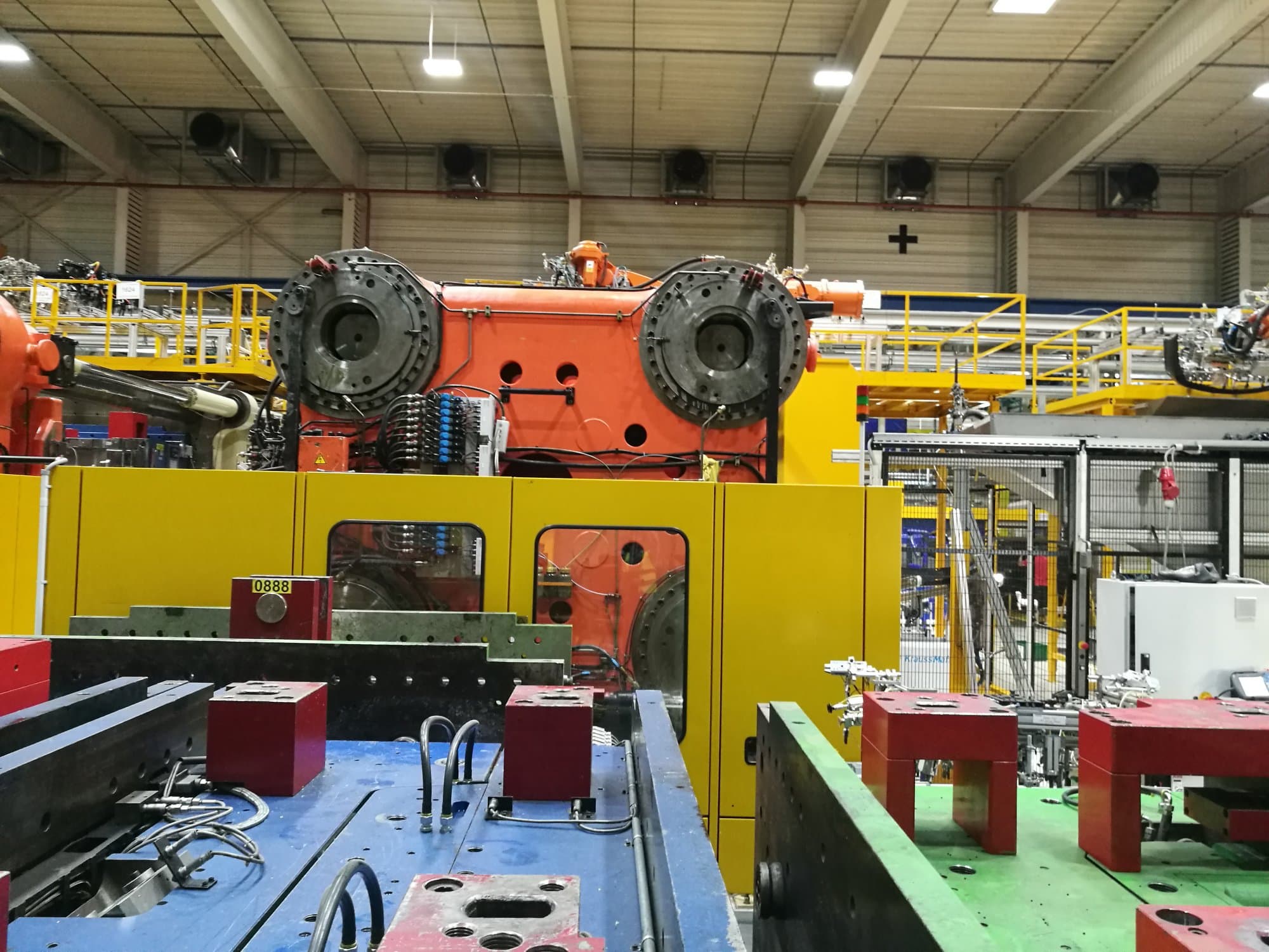 Koneen  Husky etunäkymä E 3150 RS 170/155