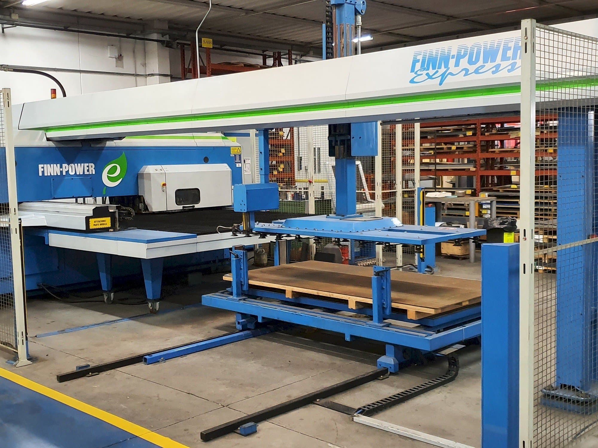 Koneen  Finn-Power E5 U etunäkymä