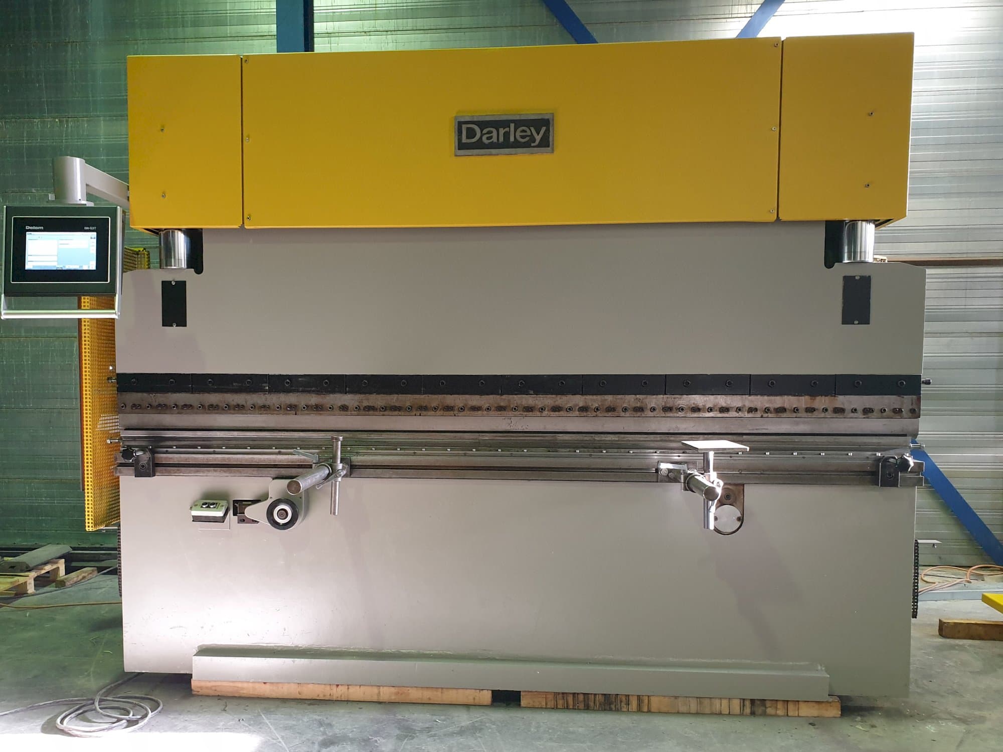 Koneen  Darley etunäkymä EHP 80 31/25