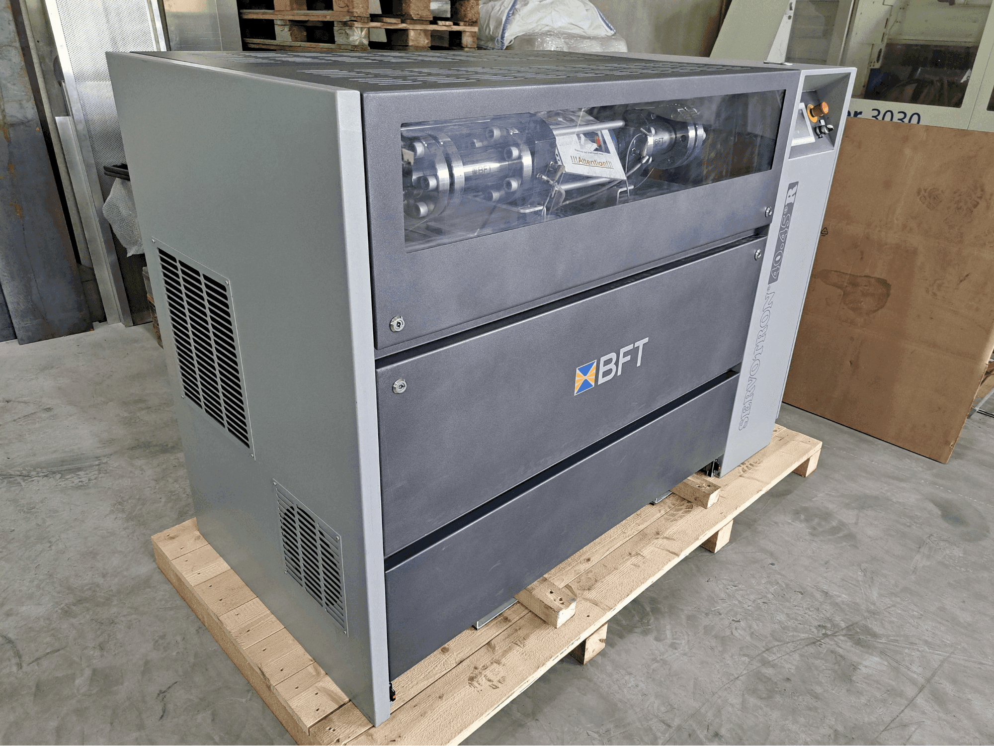 Koneen  BFT Servotron 40.45+ etunäkymä