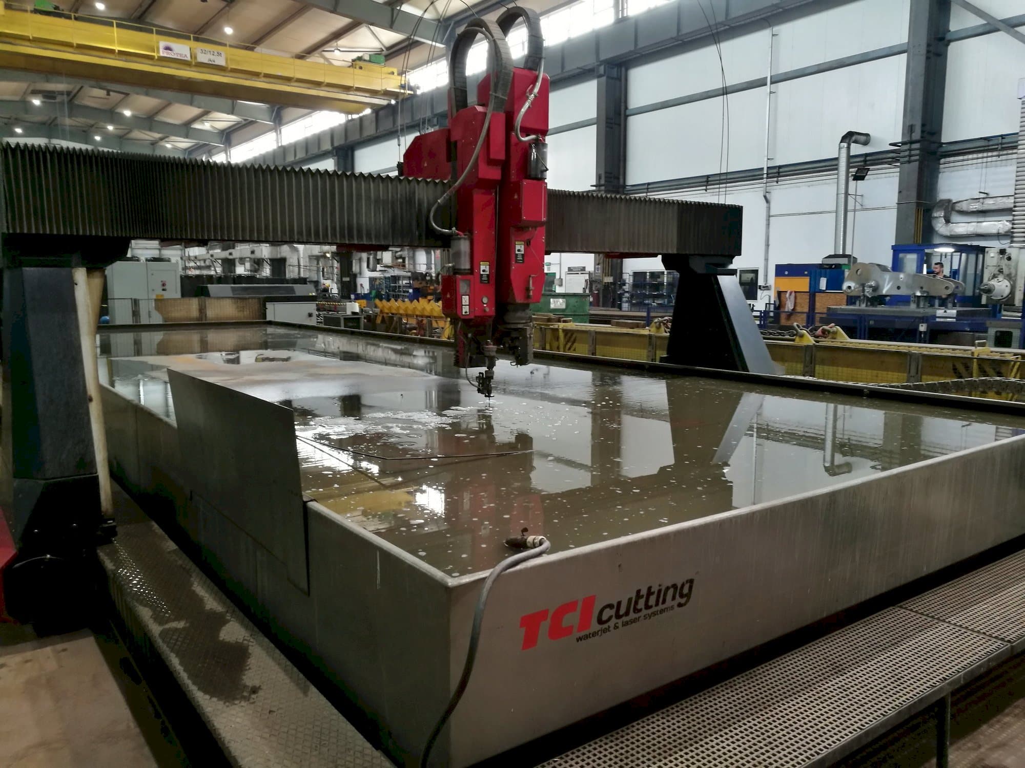 Koneen  TCI BP-H 30120-1 etunäkymä