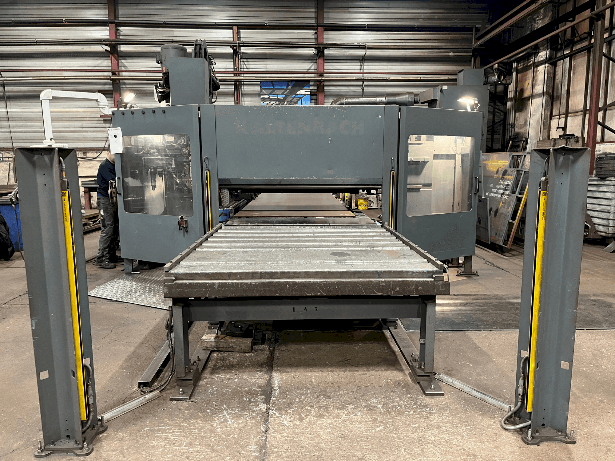 Koneen  KALTENBACH KF 1606 etunäkymä