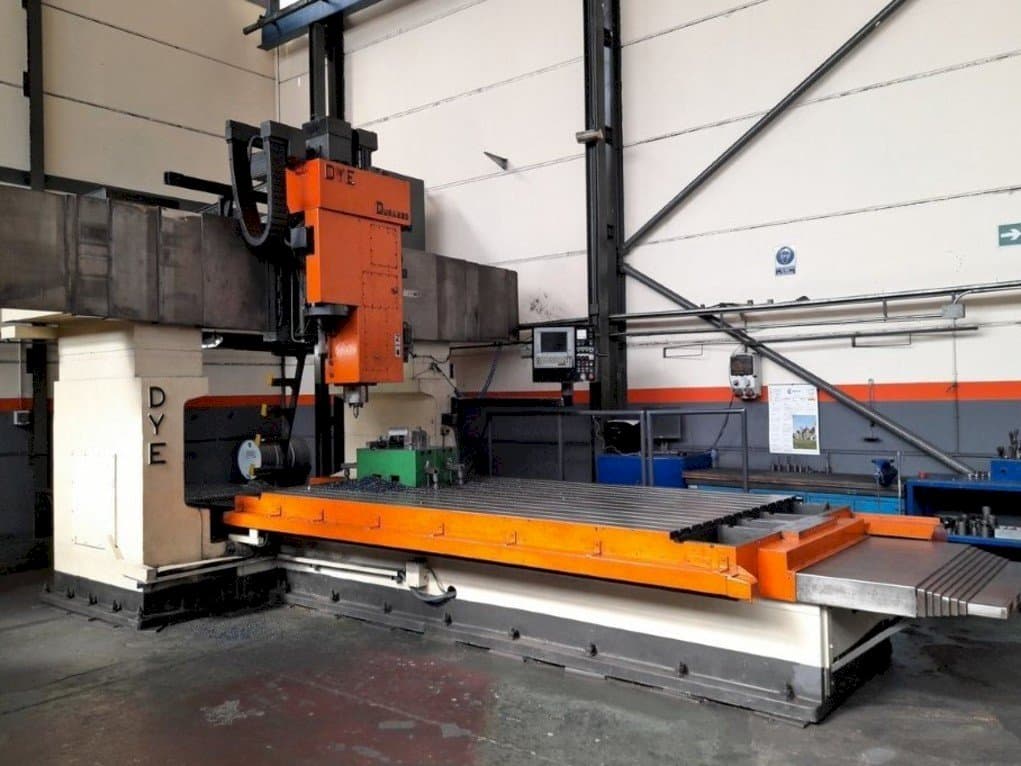 Koneen  DYE FB-3600 etunäkymä