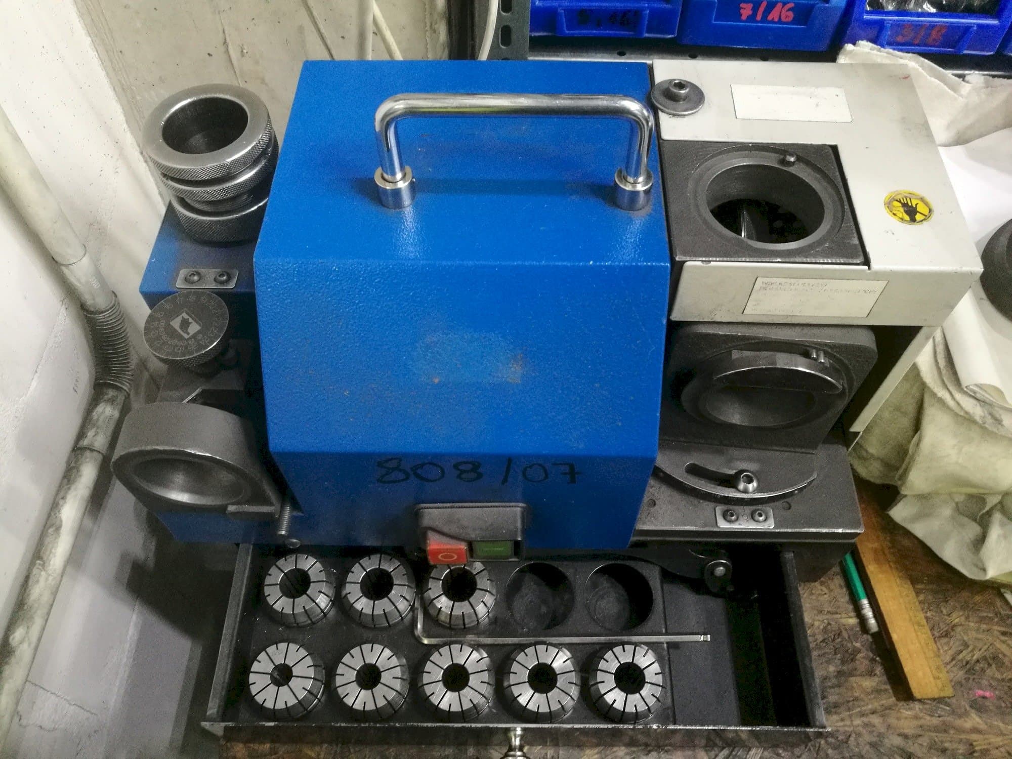 Koneen  PAX 30 etunäkymä