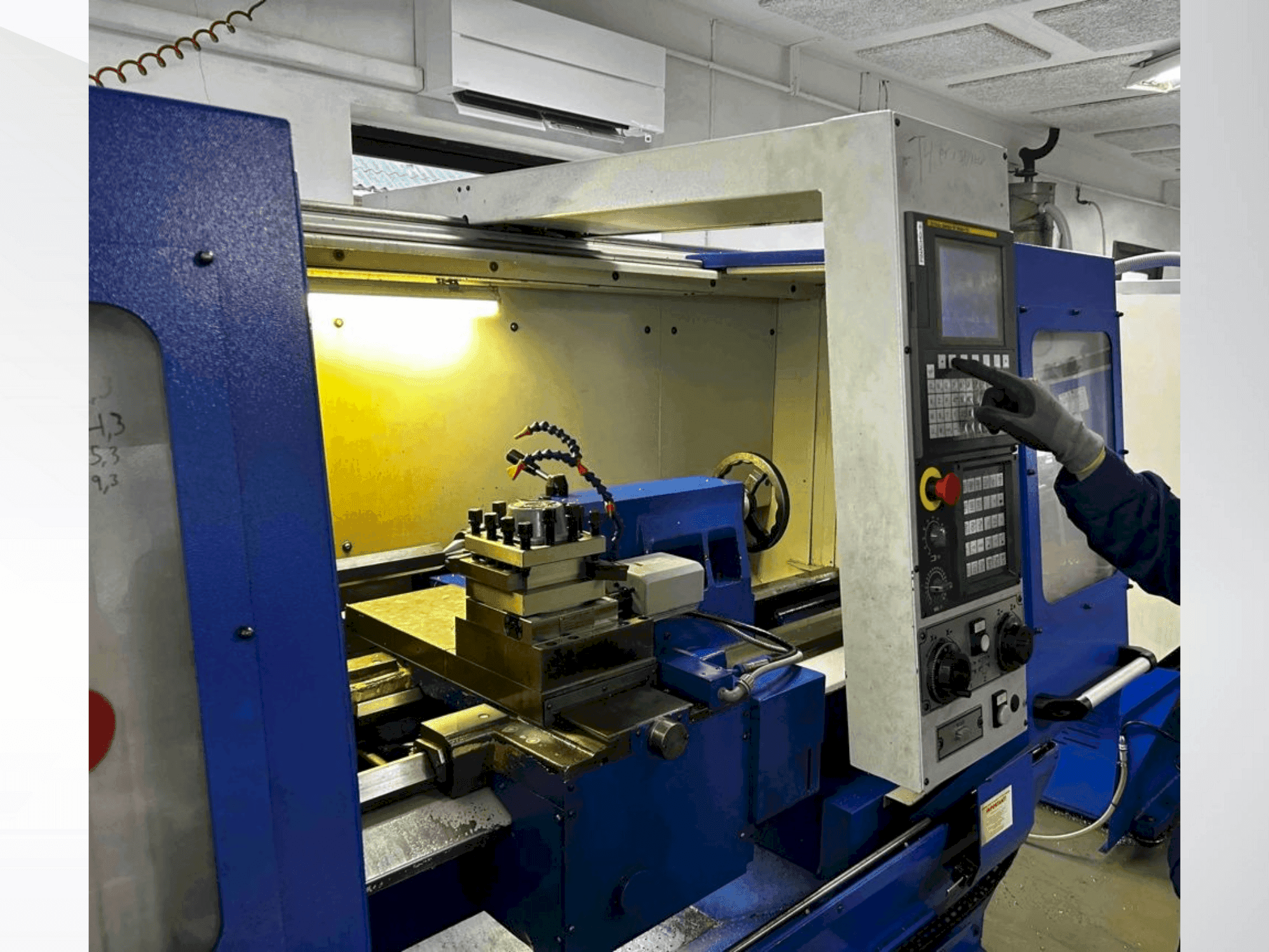 Koneen  Pinacho SMART 260 etunäkymä