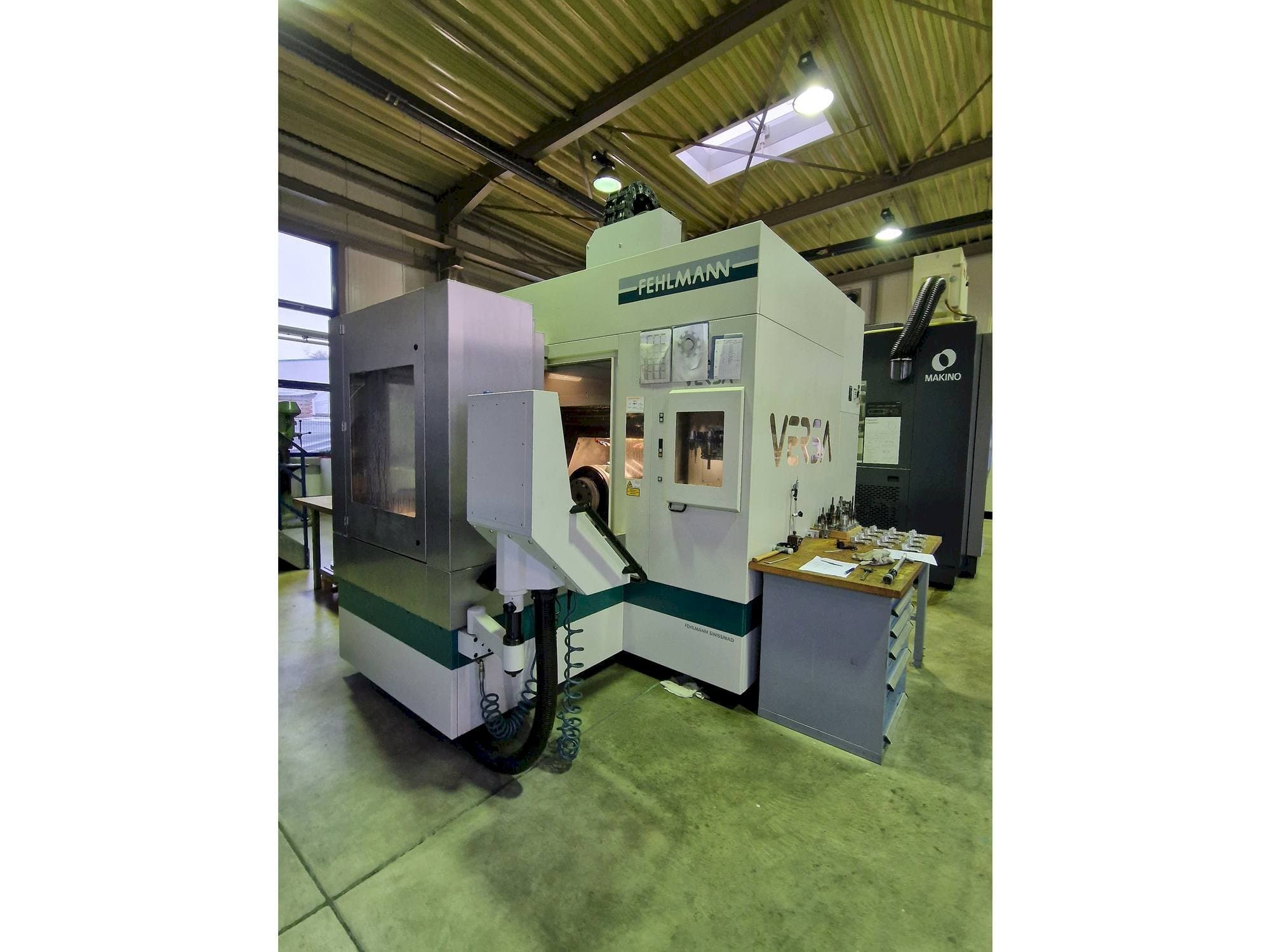 Koneen  FEHLMANN Versa P825 etunäkymä