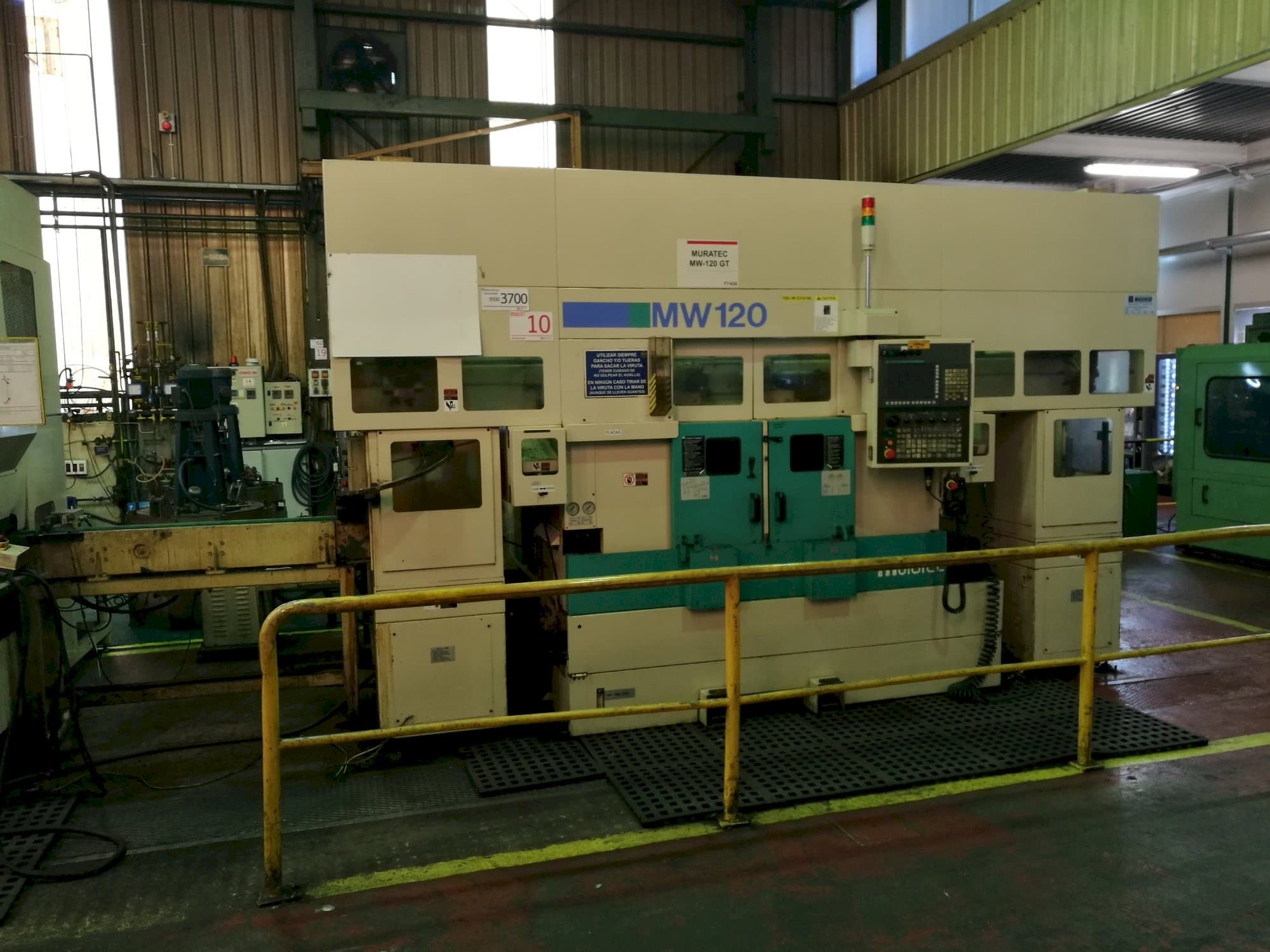 Koneen  Muratec MW120 etunäkymä