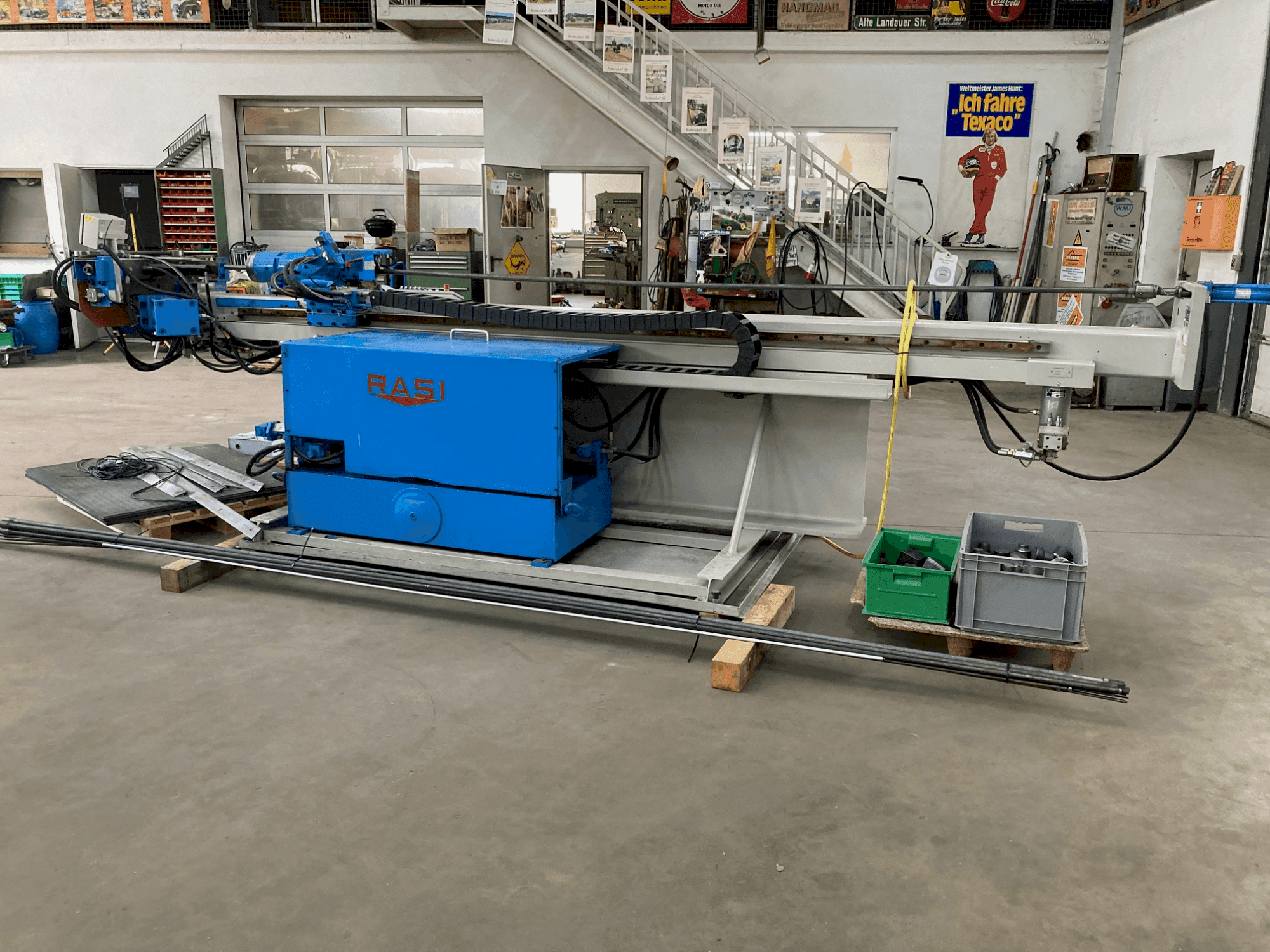 Koneen  Rasi S80.2 V3 etunäkymä