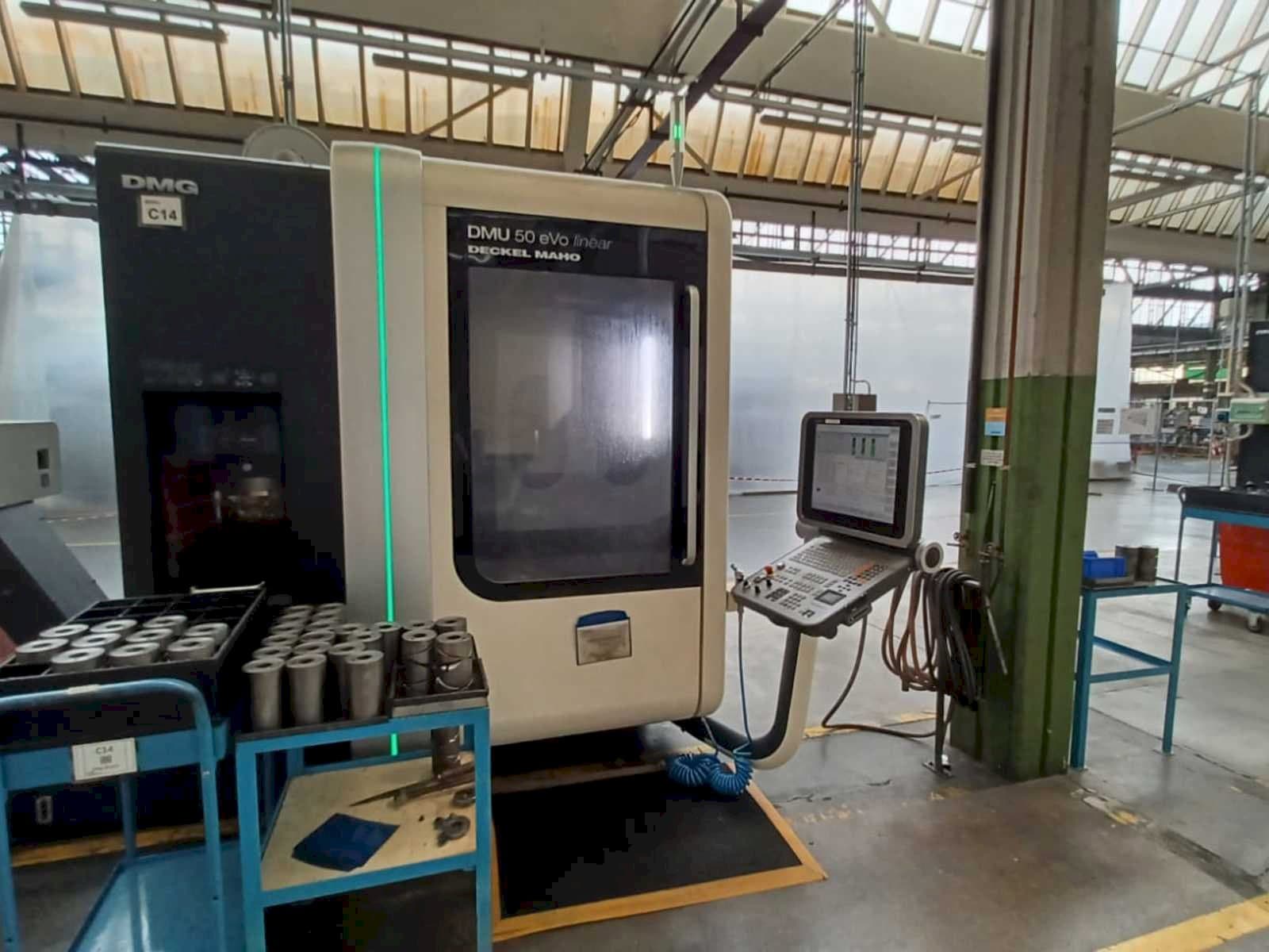 Koneen  DMG DMU 50 evo linear etunäkymä