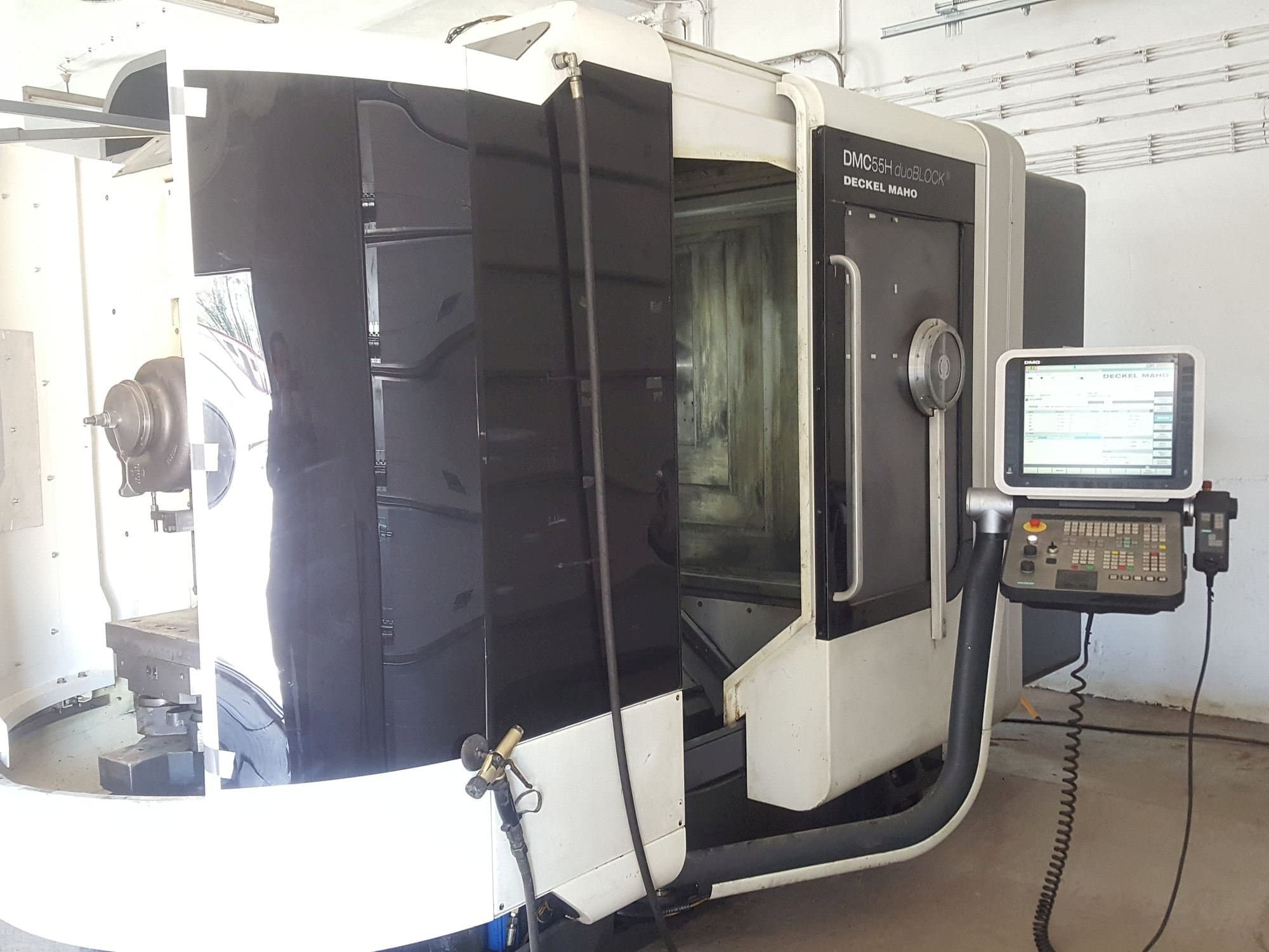 Koneen  DECKEL MAHO DMC55H duoBLOCK etunäkymä