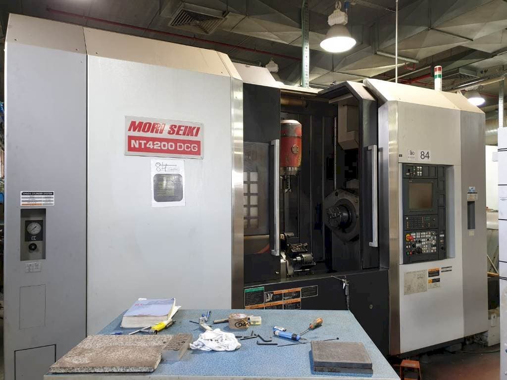 Koneen  MORI SEIKI NT4200 DCG etunäkymä