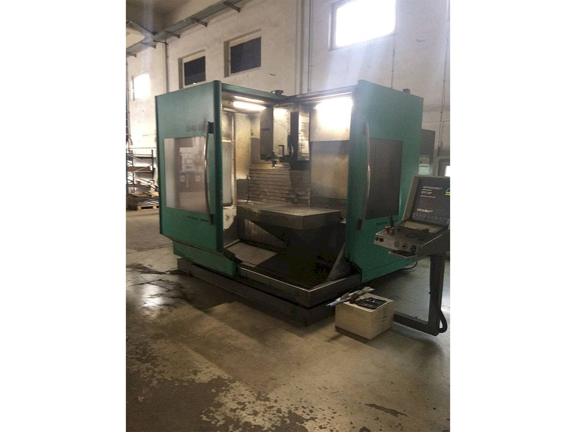 Koneen  DMG 80E etunäkymä