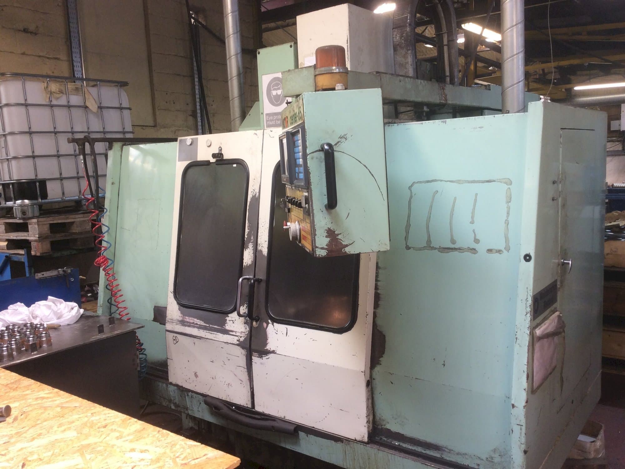 Koneen  Victor V Center-65 etunäkymä