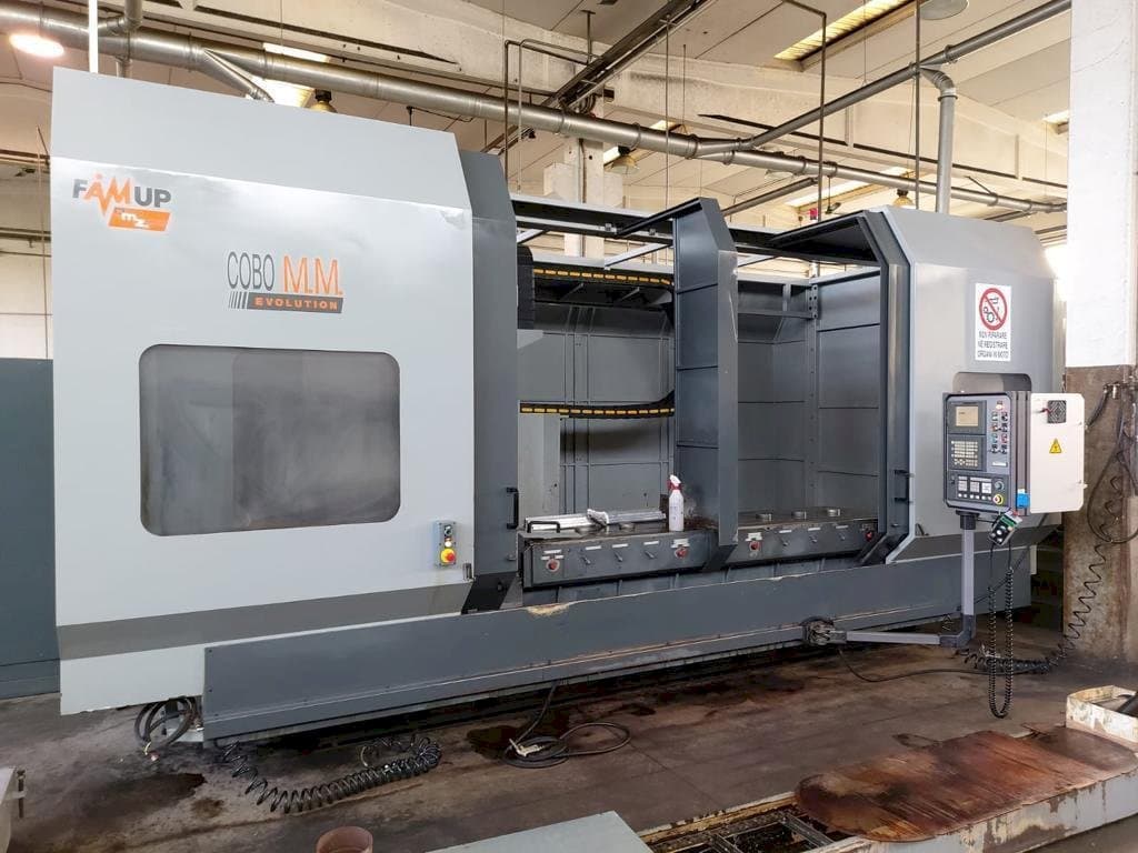 Koneen FAMUP COBO 3000 etunäkymä